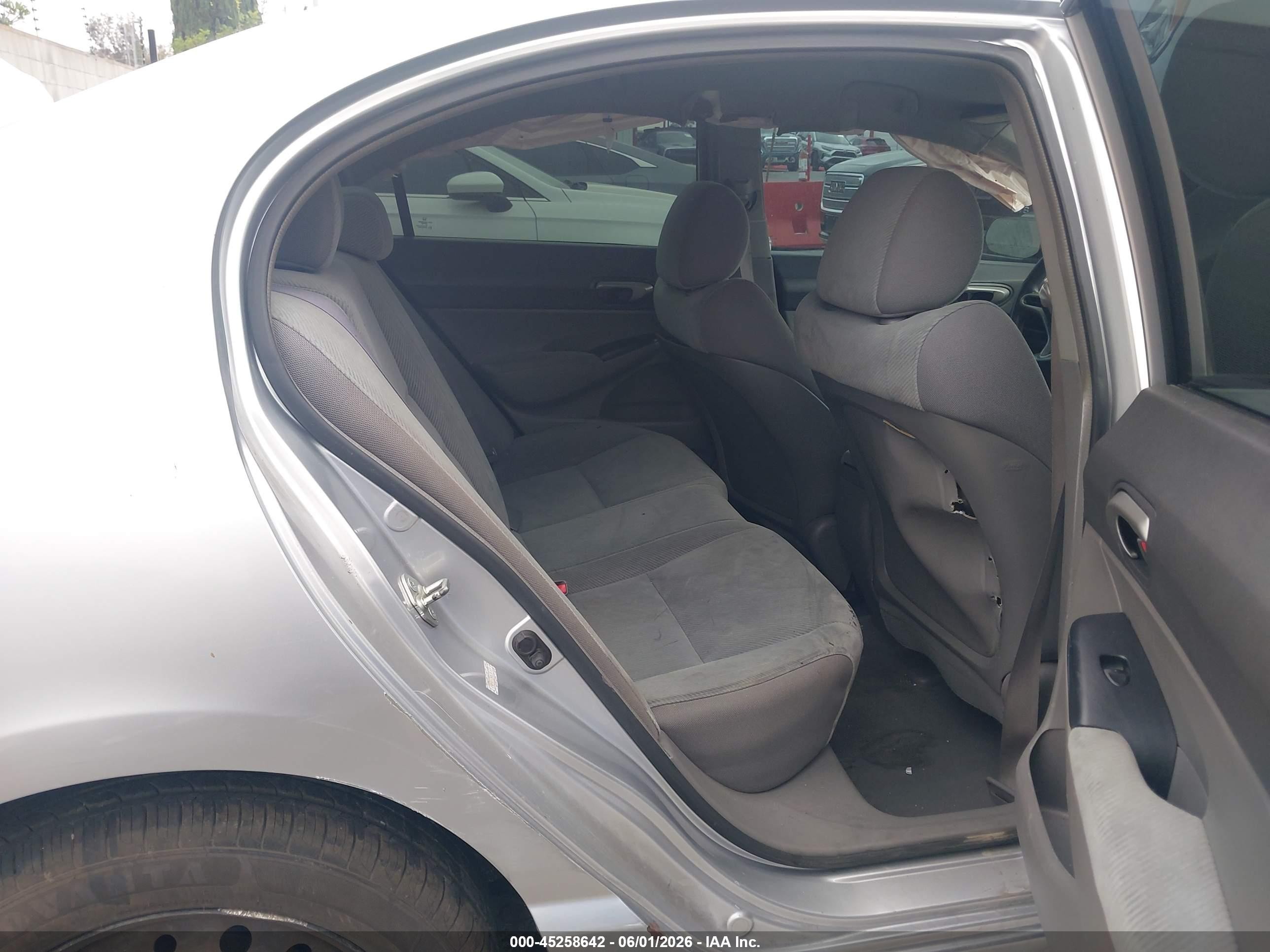 2010 Honda Civic Lx Silver vin: 19XFA1F5XAE067651