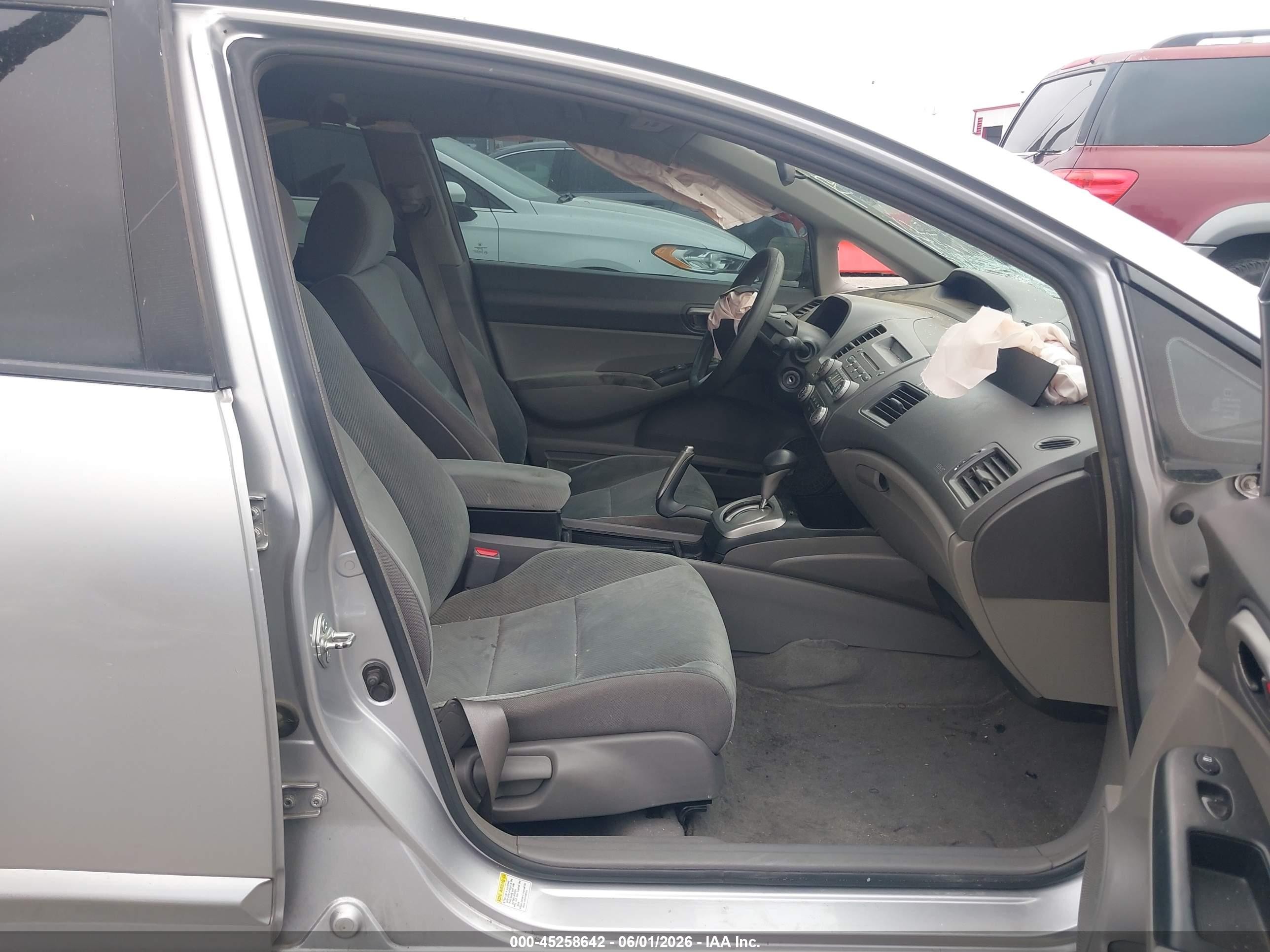 2010 Honda Civic Lx Silver vin: 19XFA1F5XAE067651