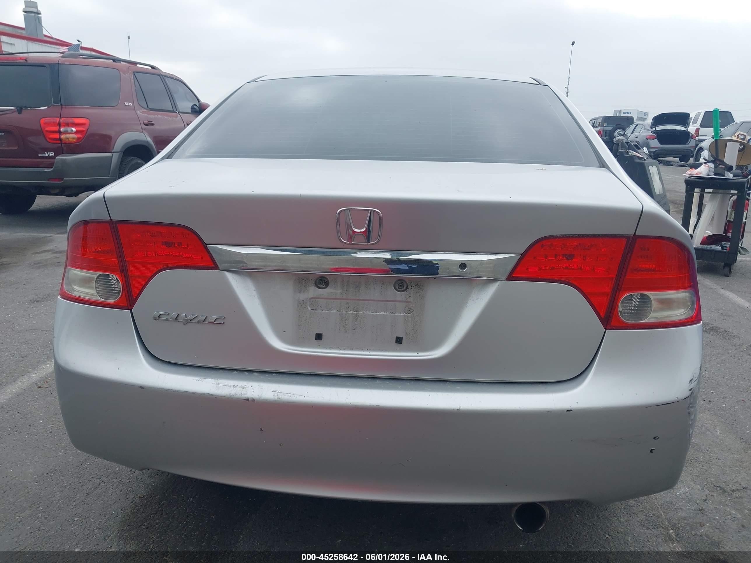 2010 Honda Civic Lx Silver vin: 19XFA1F5XAE067651
