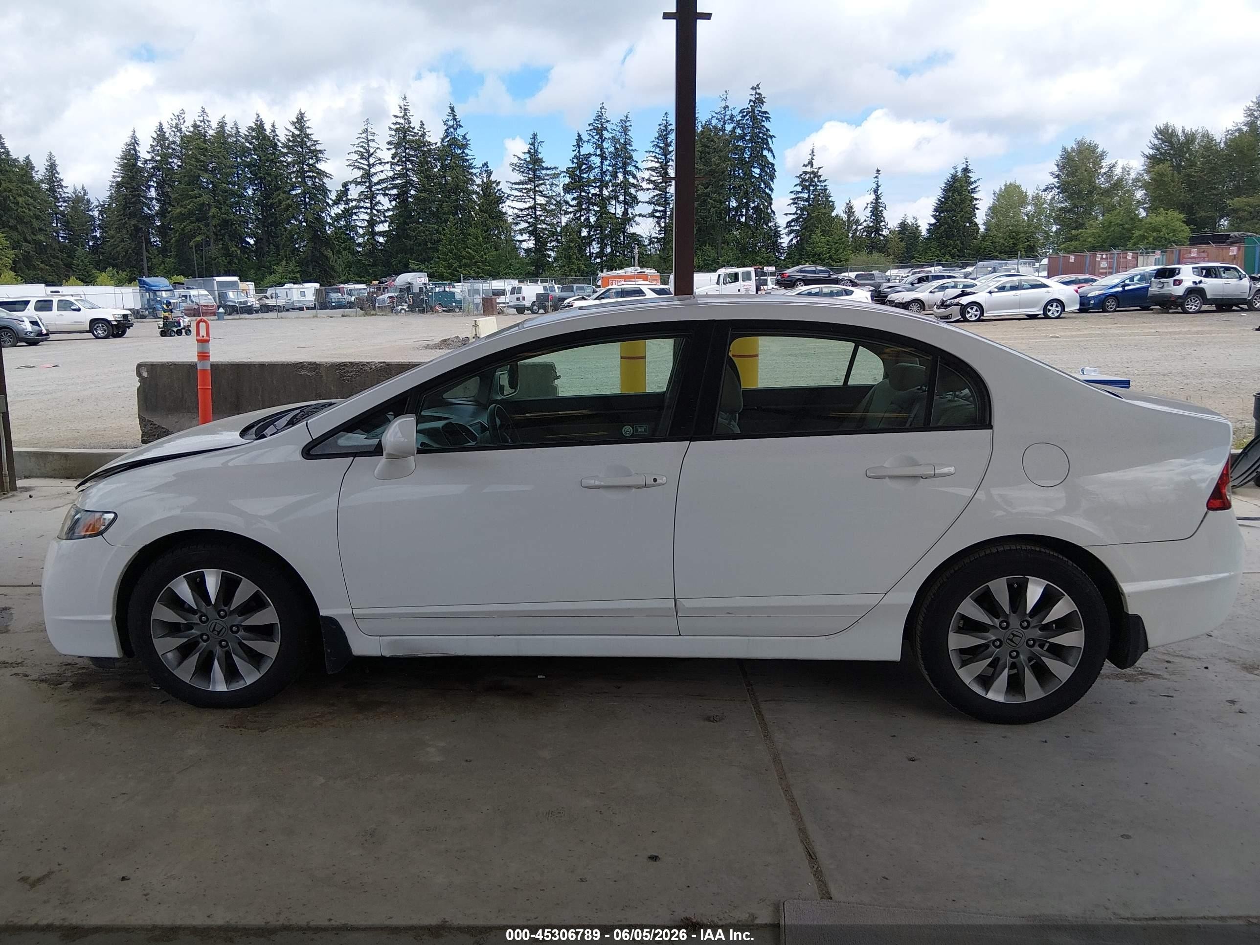 2010 Honda Civic Ex White vin: 19XFA1F84AE024076