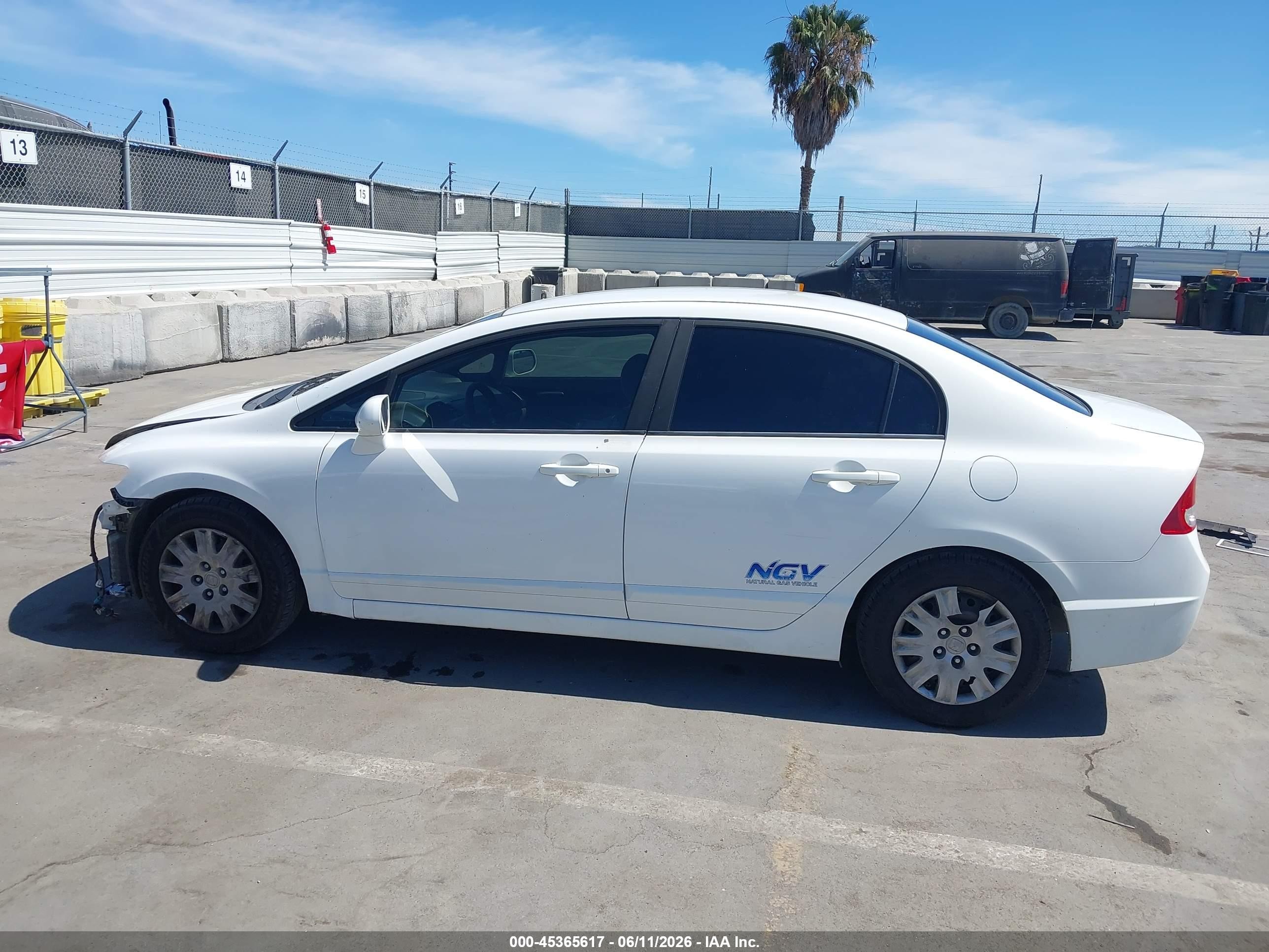 2009 Honda Civic Gx White vin: 19XFA46549E000055