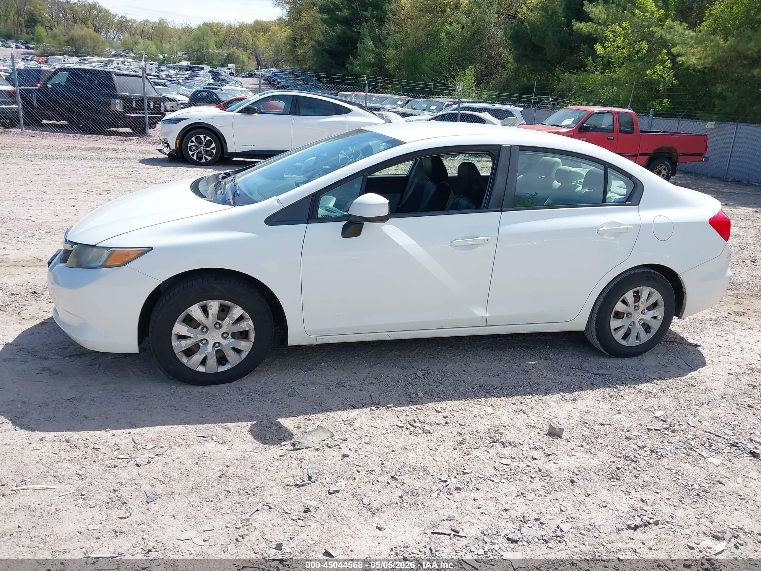 2012 Honda Civic Lx White vin: 19XFB2E51CE002288