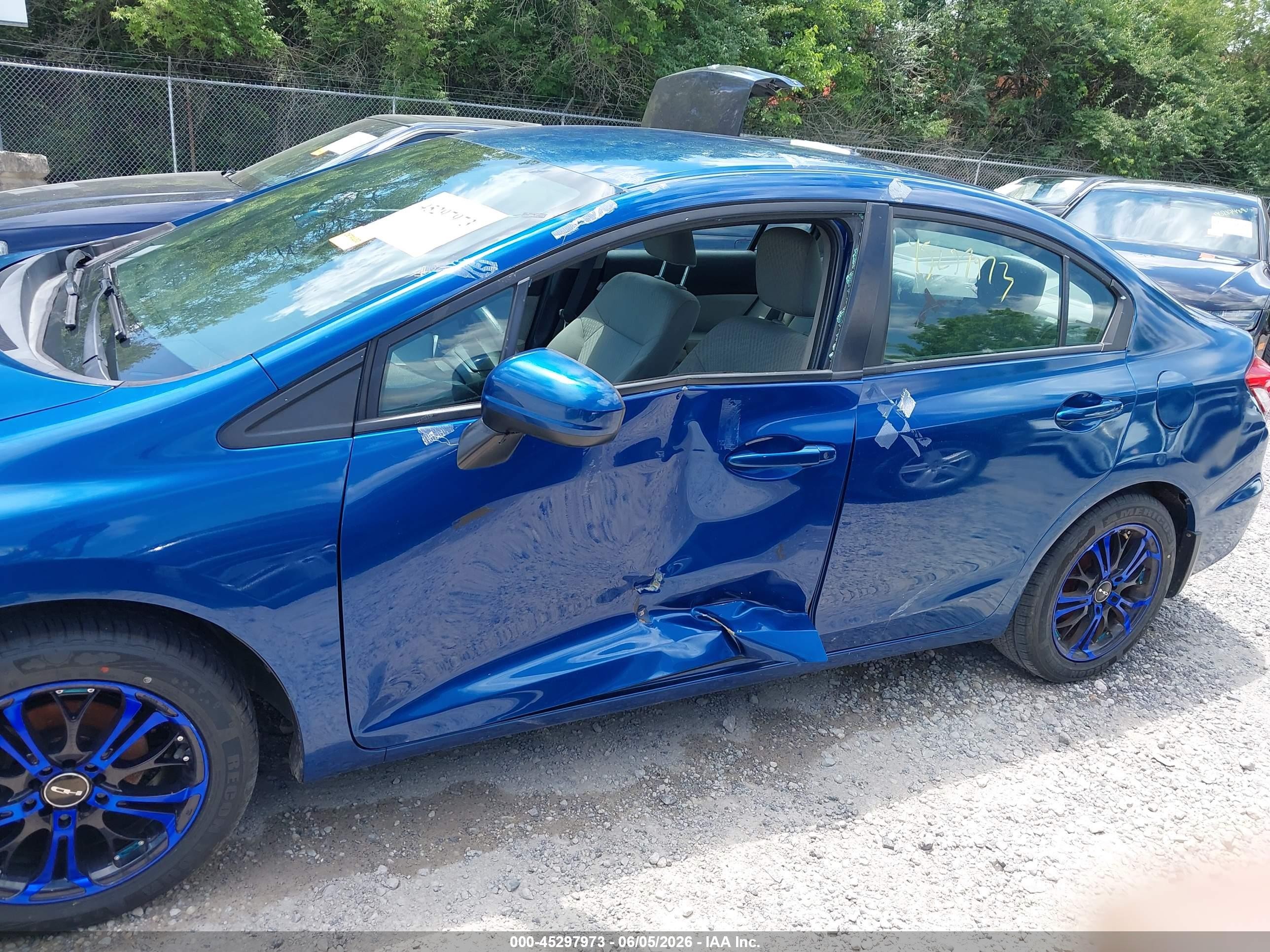2015 Honda Civic Lx Blue vin: 19XFB2E51FE041838