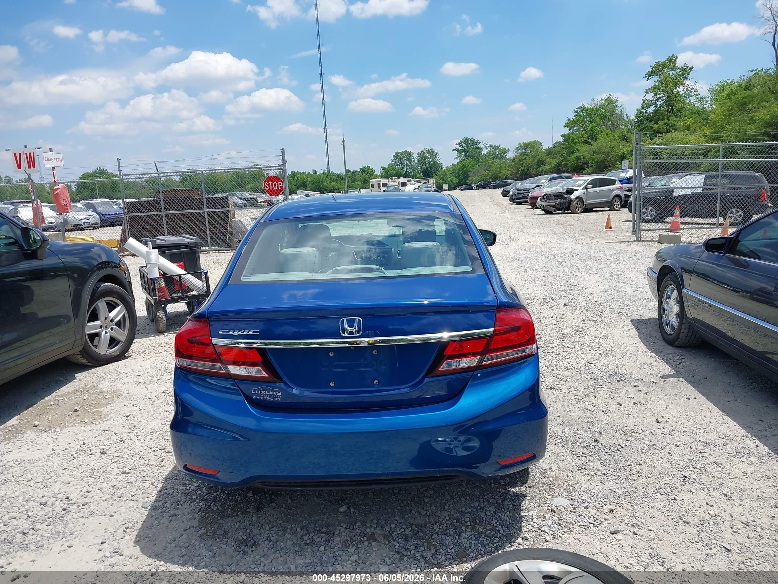 2015 Honda Civic Lx Blue vin: 19XFB2E51FE041838