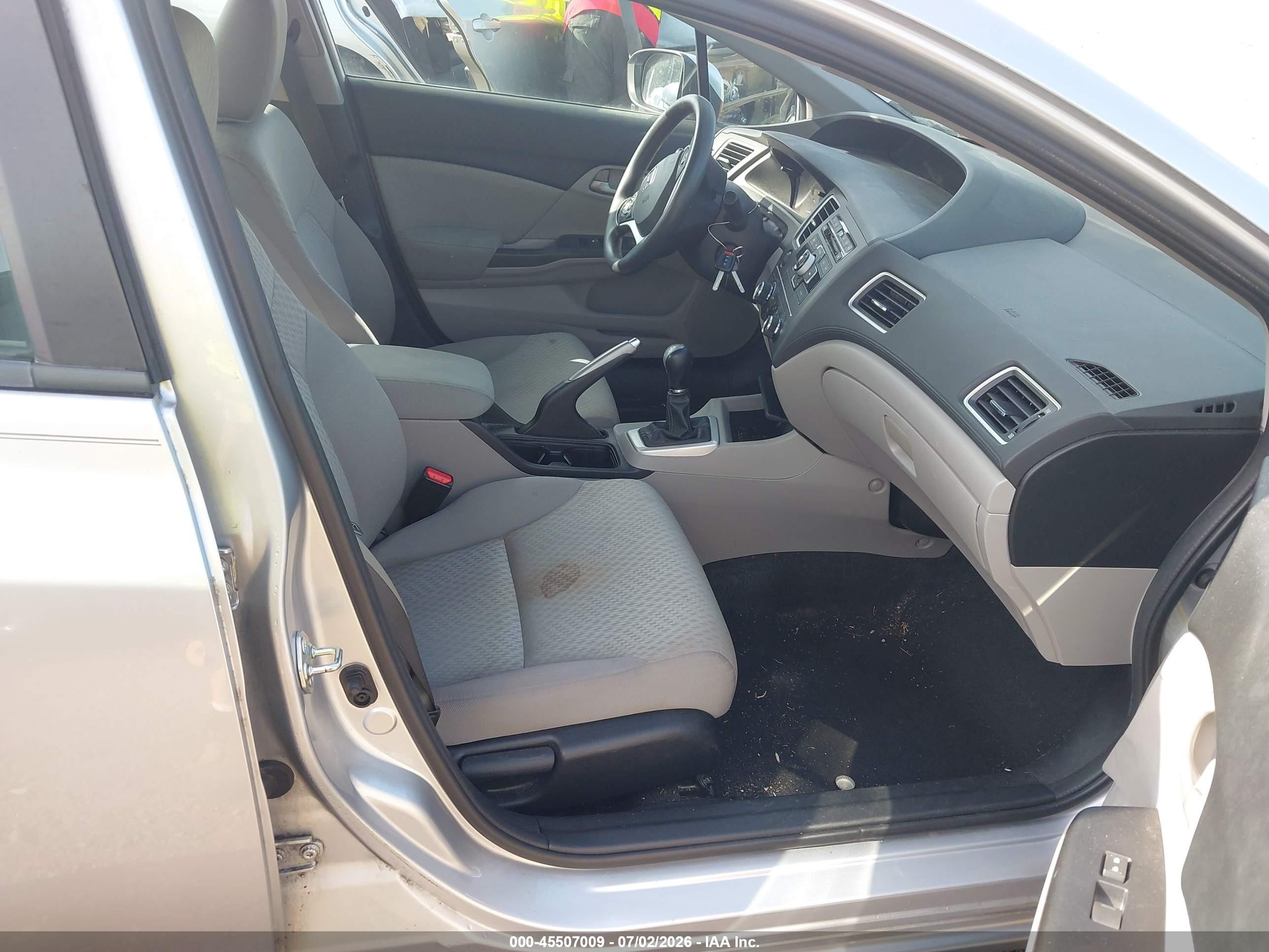 2015 Honda Civic Lx Silver vin: 19XFB2E51FE045484