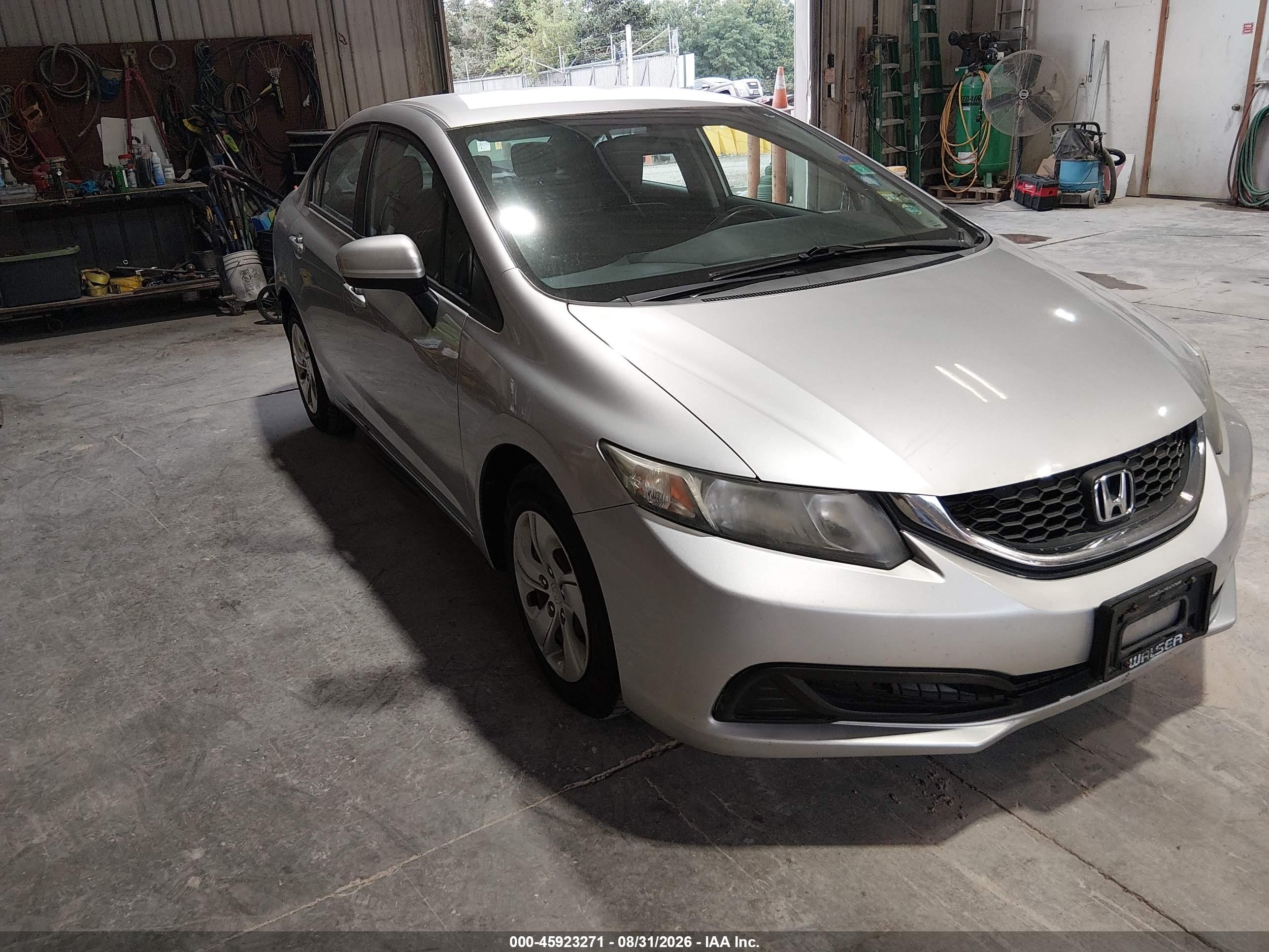 2015 Honda Civic Lx Silver vin: 19XFB2E55FE038960
