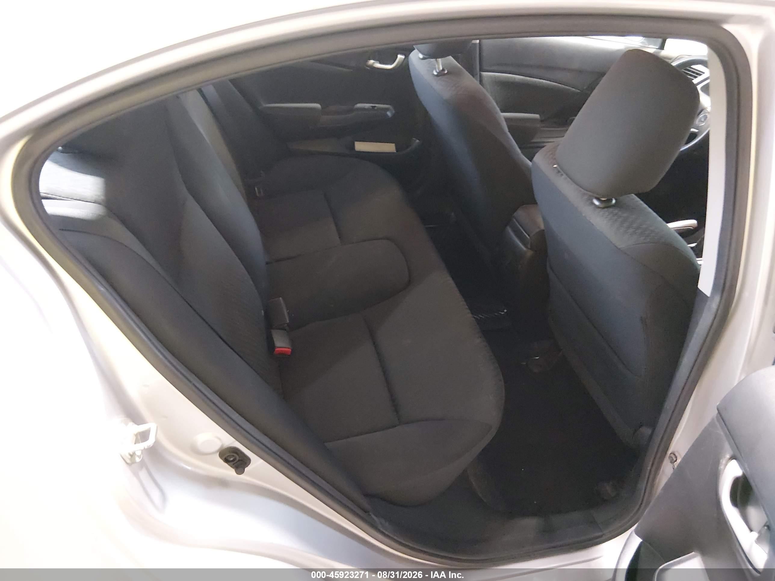 2015 Honda Civic Lx Silver vin: 19XFB2E55FE038960