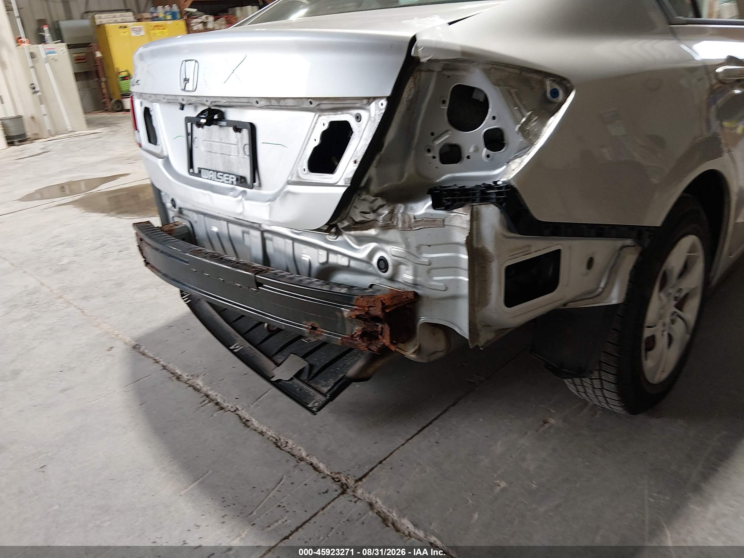 2015 Honda Civic Lx Silver vin: 19XFB2E55FE038960
