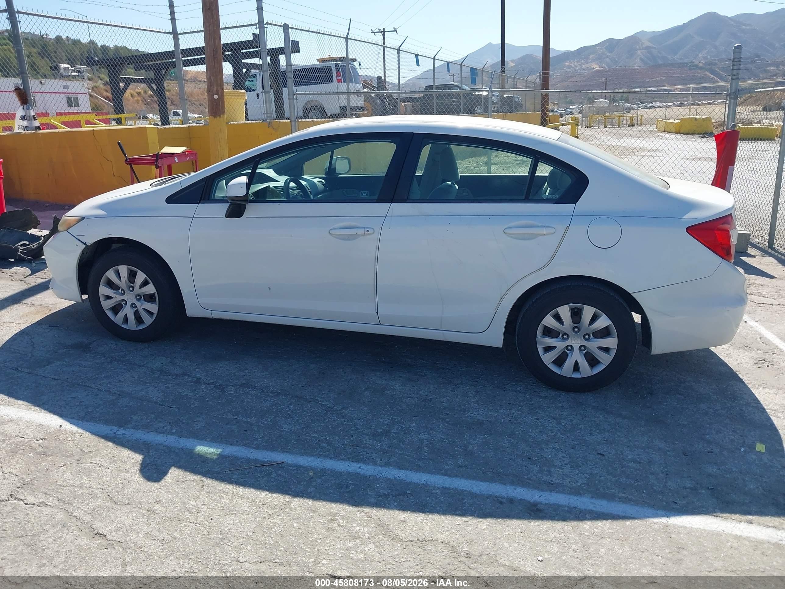 2012 Honda Civic Lx White vin: 19XFB2E56CE005073