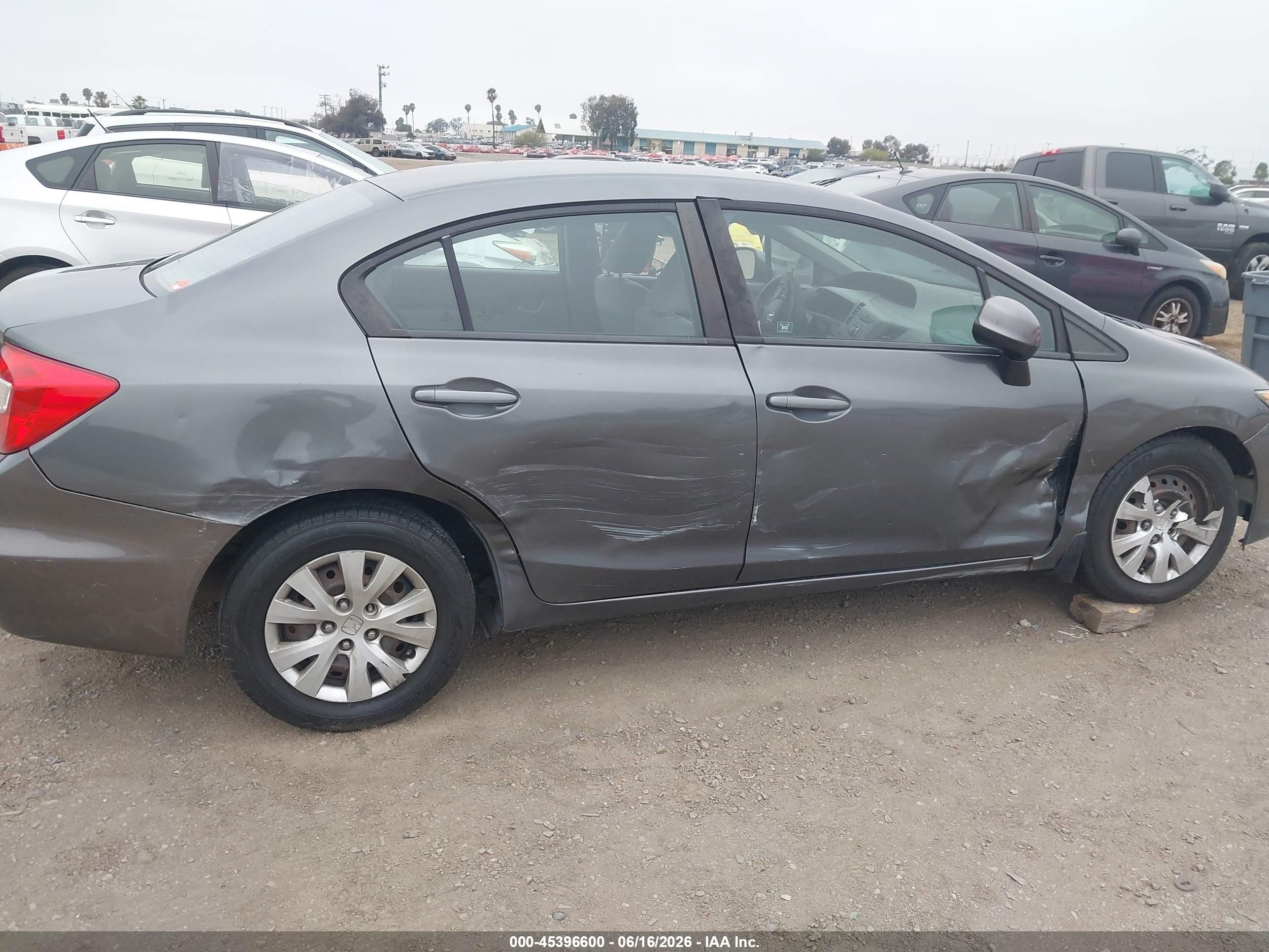 2012 Honda Civic Lx Gray vin: 19XFB2F50CE345771