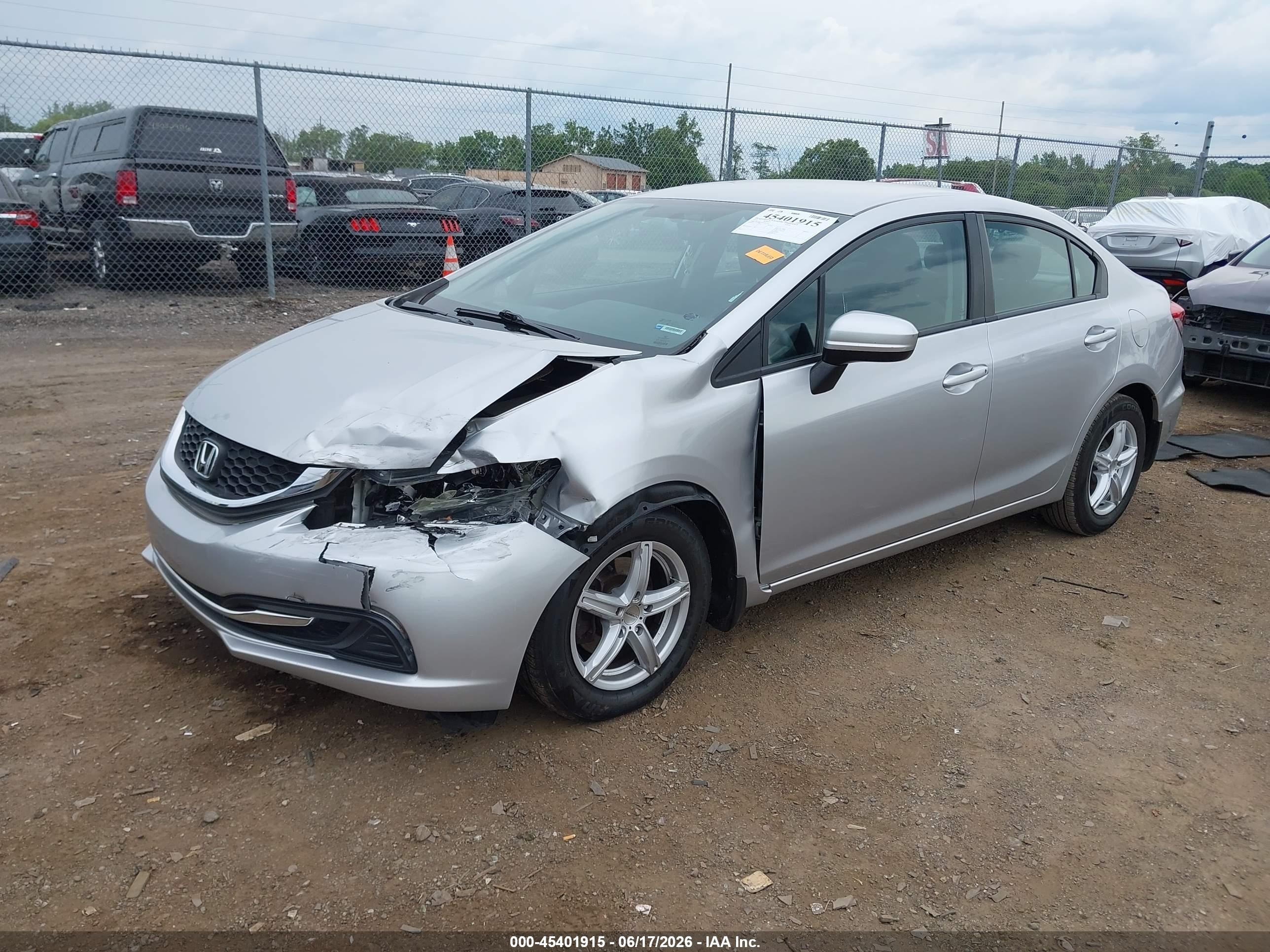2014 Honda Civic Lx Серебряный vin: 19XFB2F50EE001568