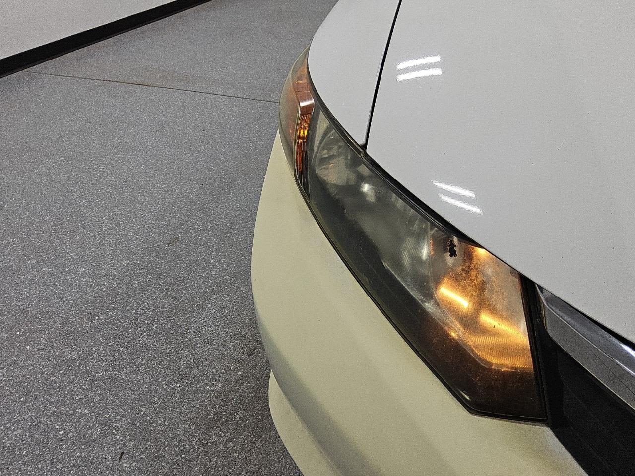 2012 Honda Civic Lx White vin: 19XFB2F51CE023527 Damage: Right Head Lamp, Broken, Replacement Required
