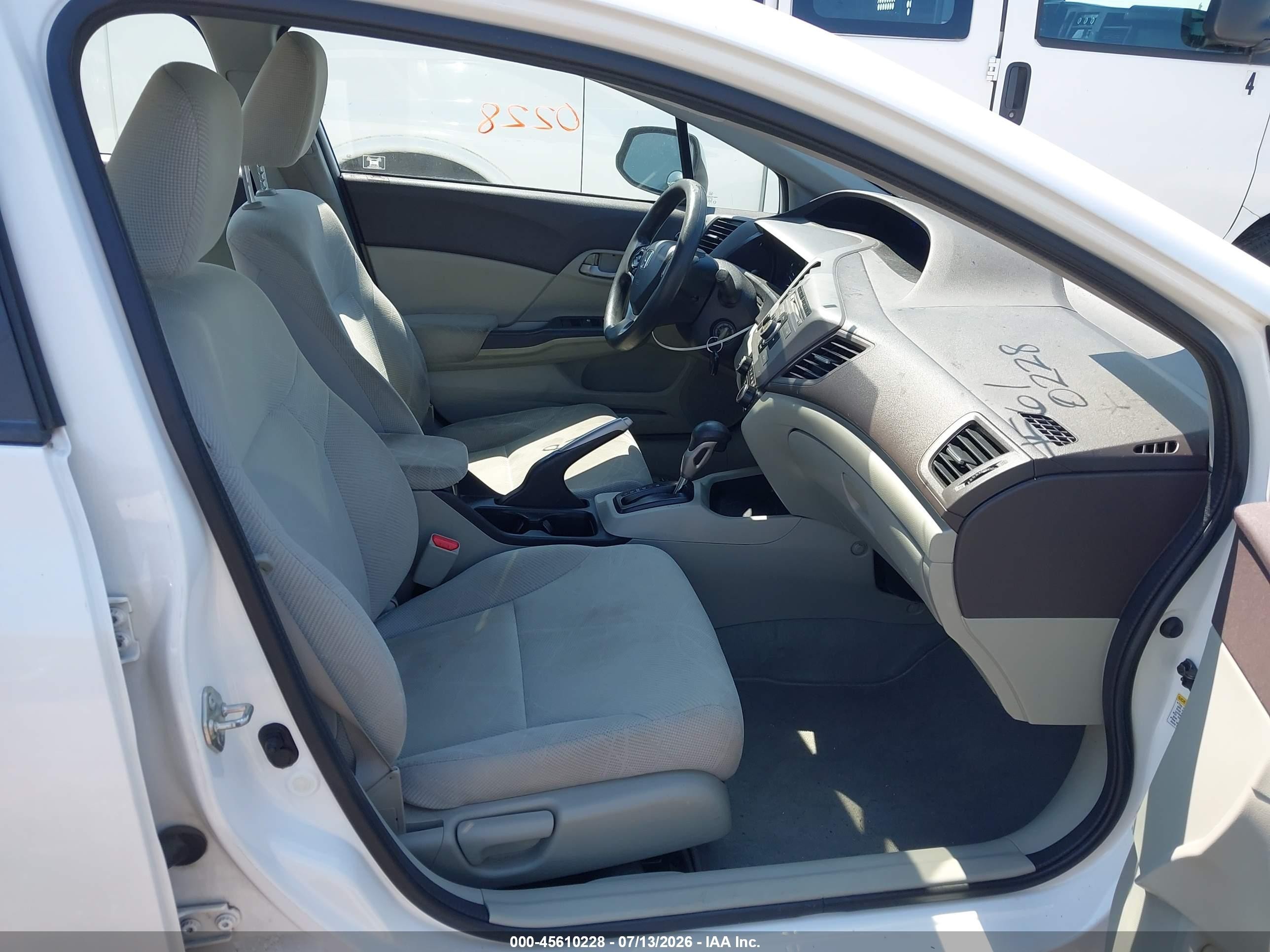 2012 Honda Civic Lx Белый vin: 19XFB2F51CE367651