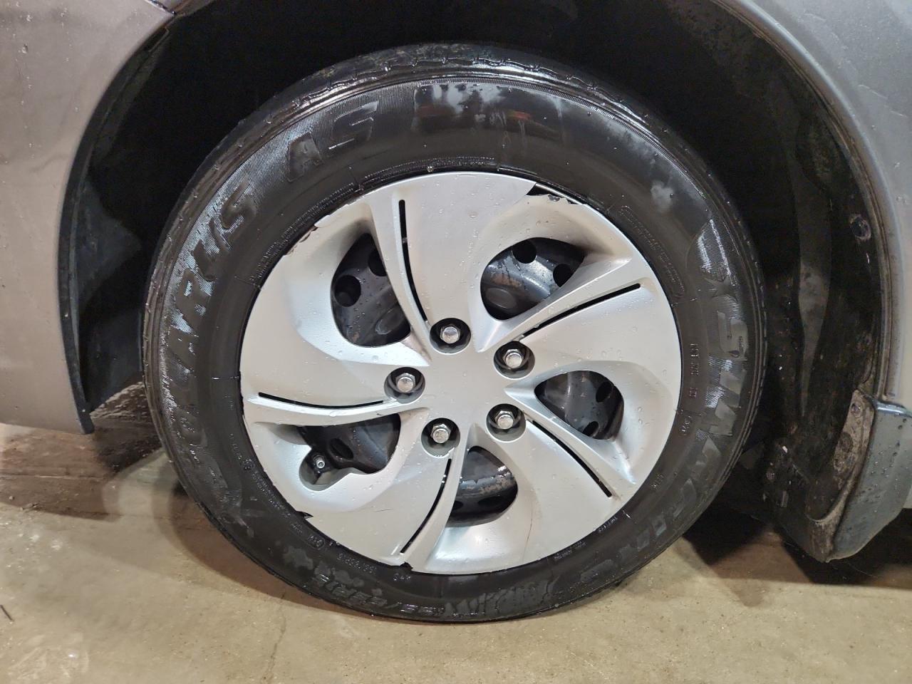 2013 Honda Civic Lx Gray vin: 19XFB2F51DE014831 Damage: Left Front Wheel, Curb Rash, > 12 Inches