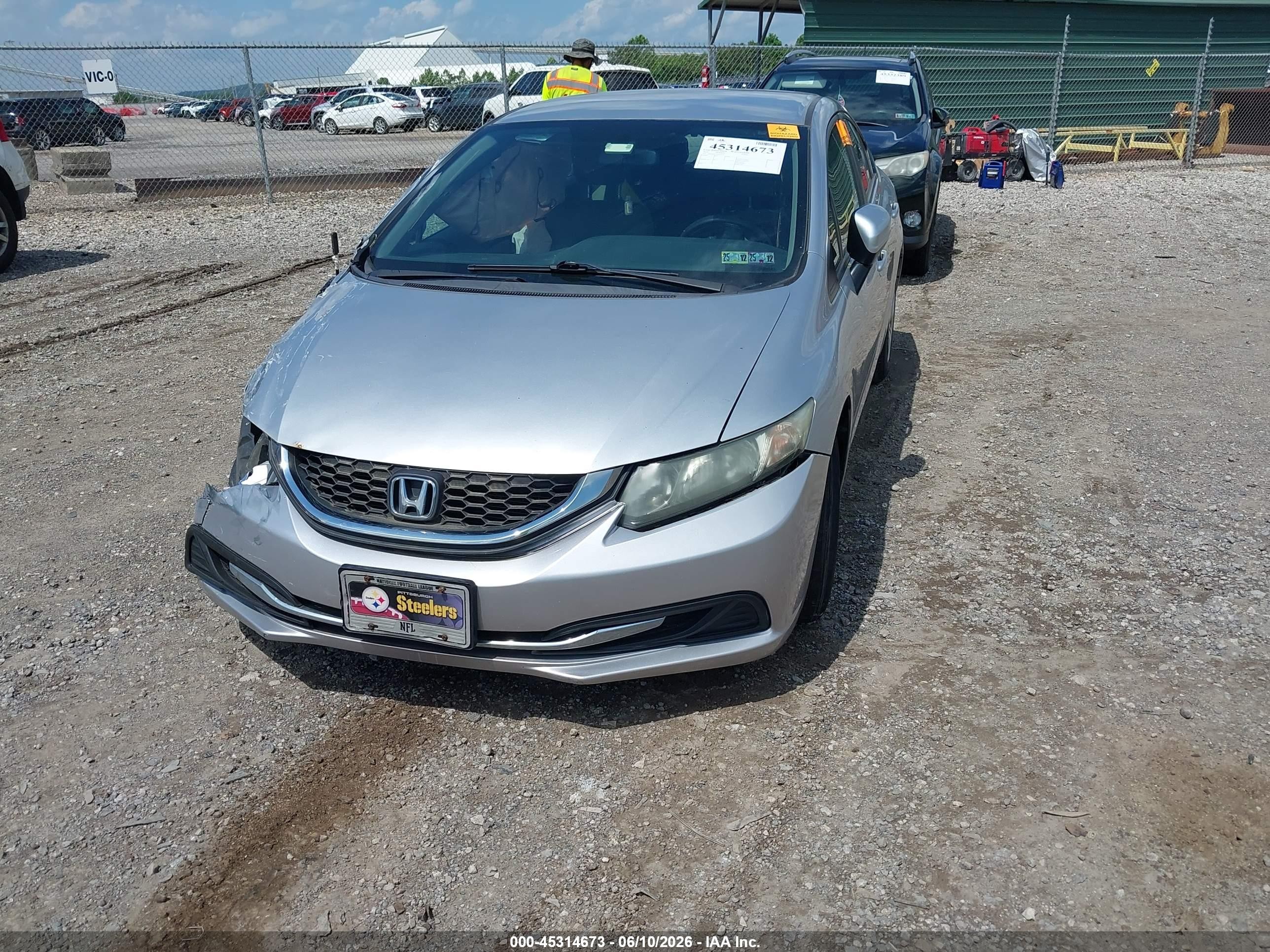 2014 Honda Civic Lx Серебряный vin: 19XFB2F51EE053159