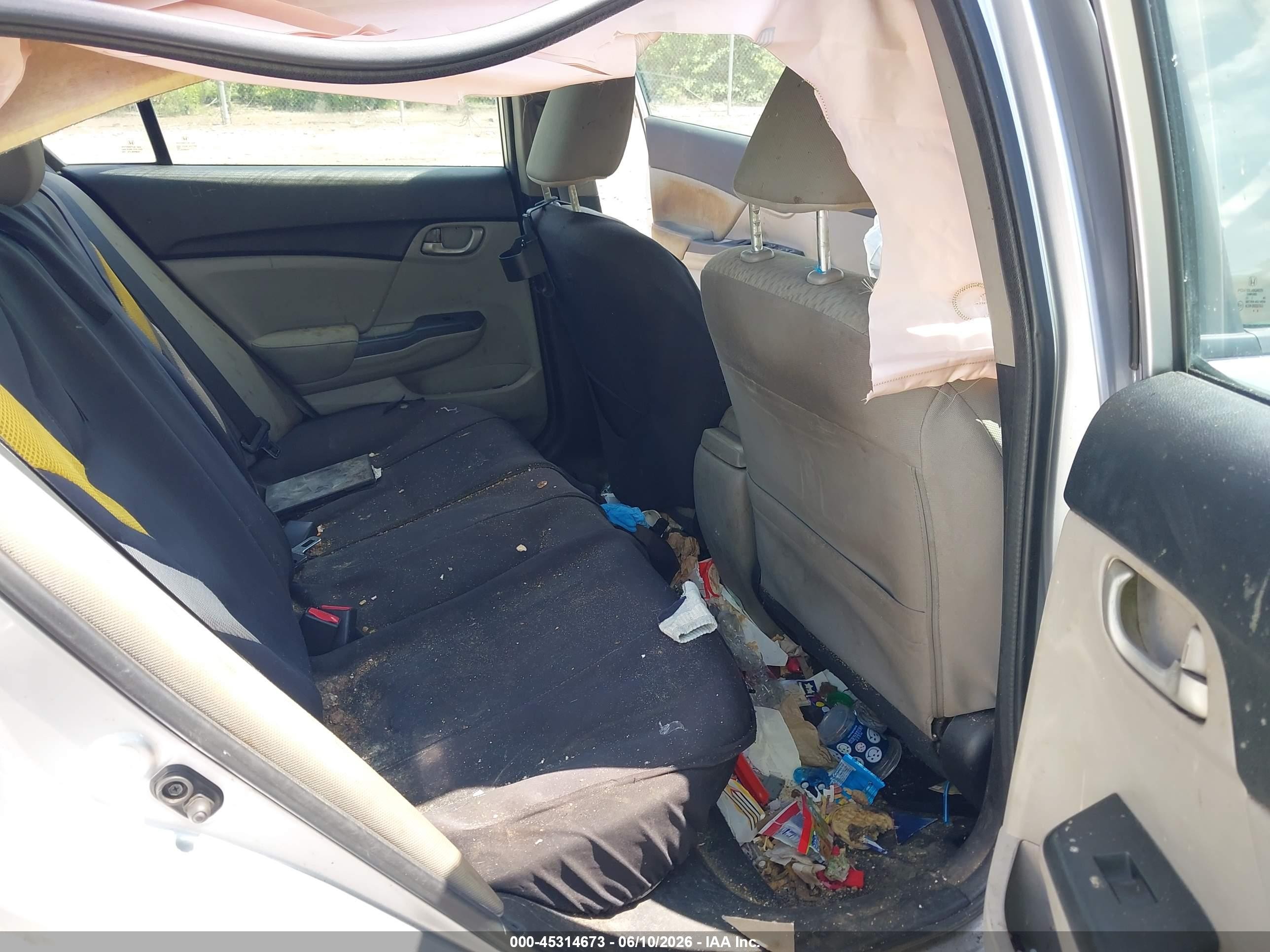 2014 Honda Civic Lx Серебряный vin: 19XFB2F51EE053159