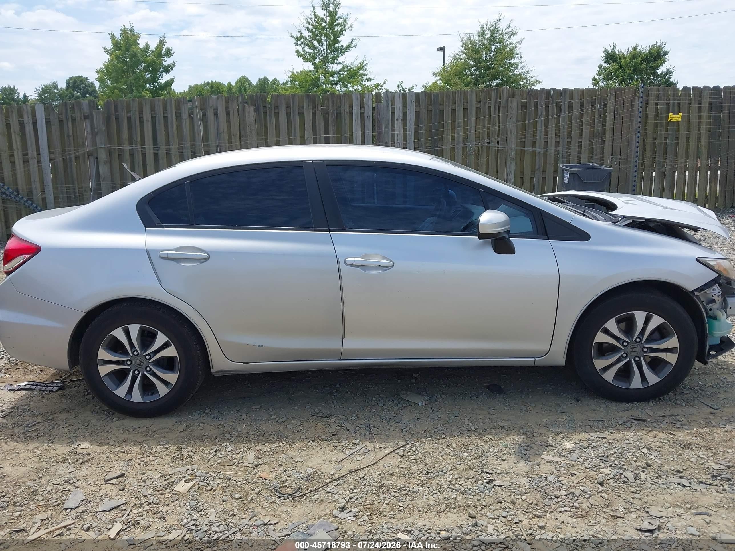 2015 Honda Civic Lx Silver vin: 19XFB2F51FE018817