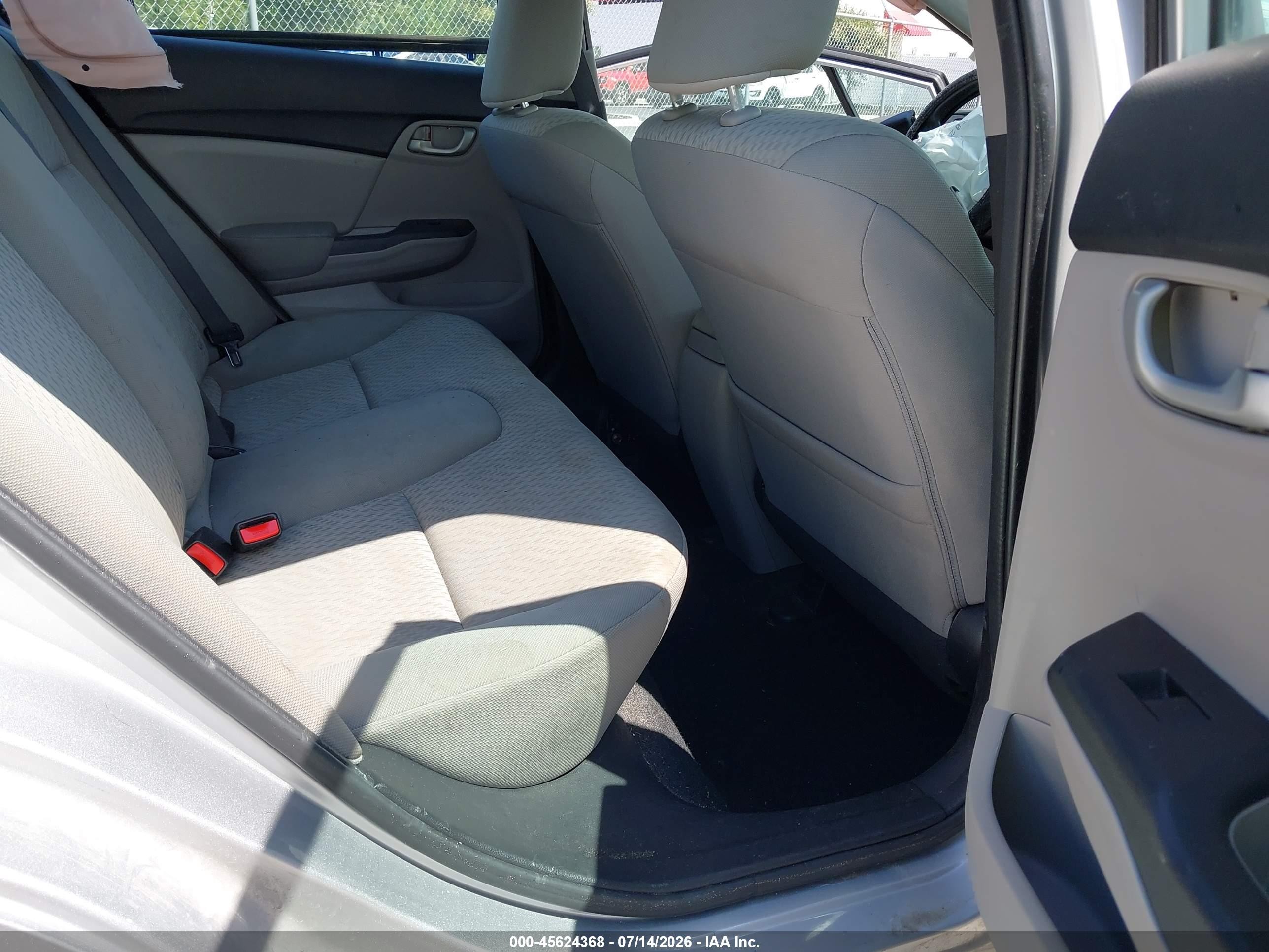 2015 Honda Civic Lx Silver vin: 19XFB2F51FE028649
