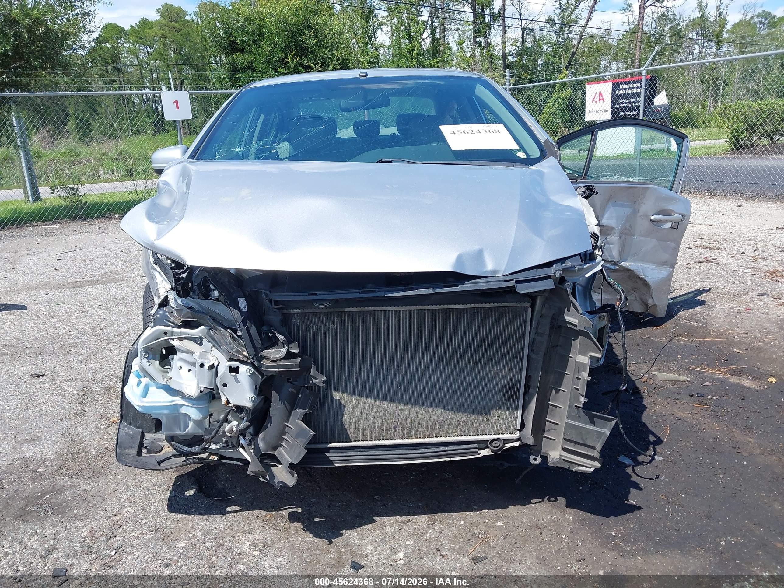 2015 Honda Civic Lx Silver vin: 19XFB2F51FE028649