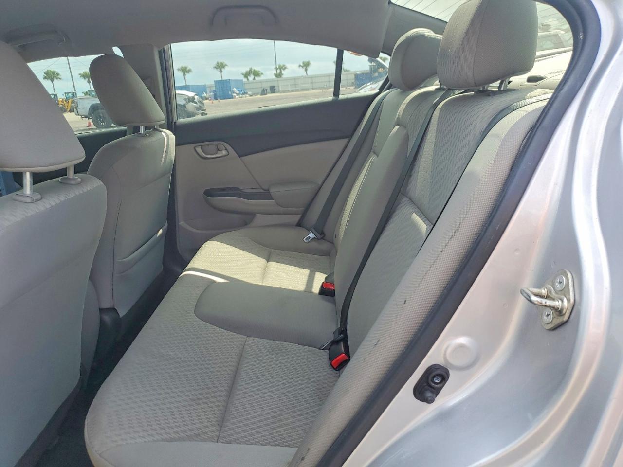 2015 Toyt Civic Серебряный vin: 19XFB2F51FE050618