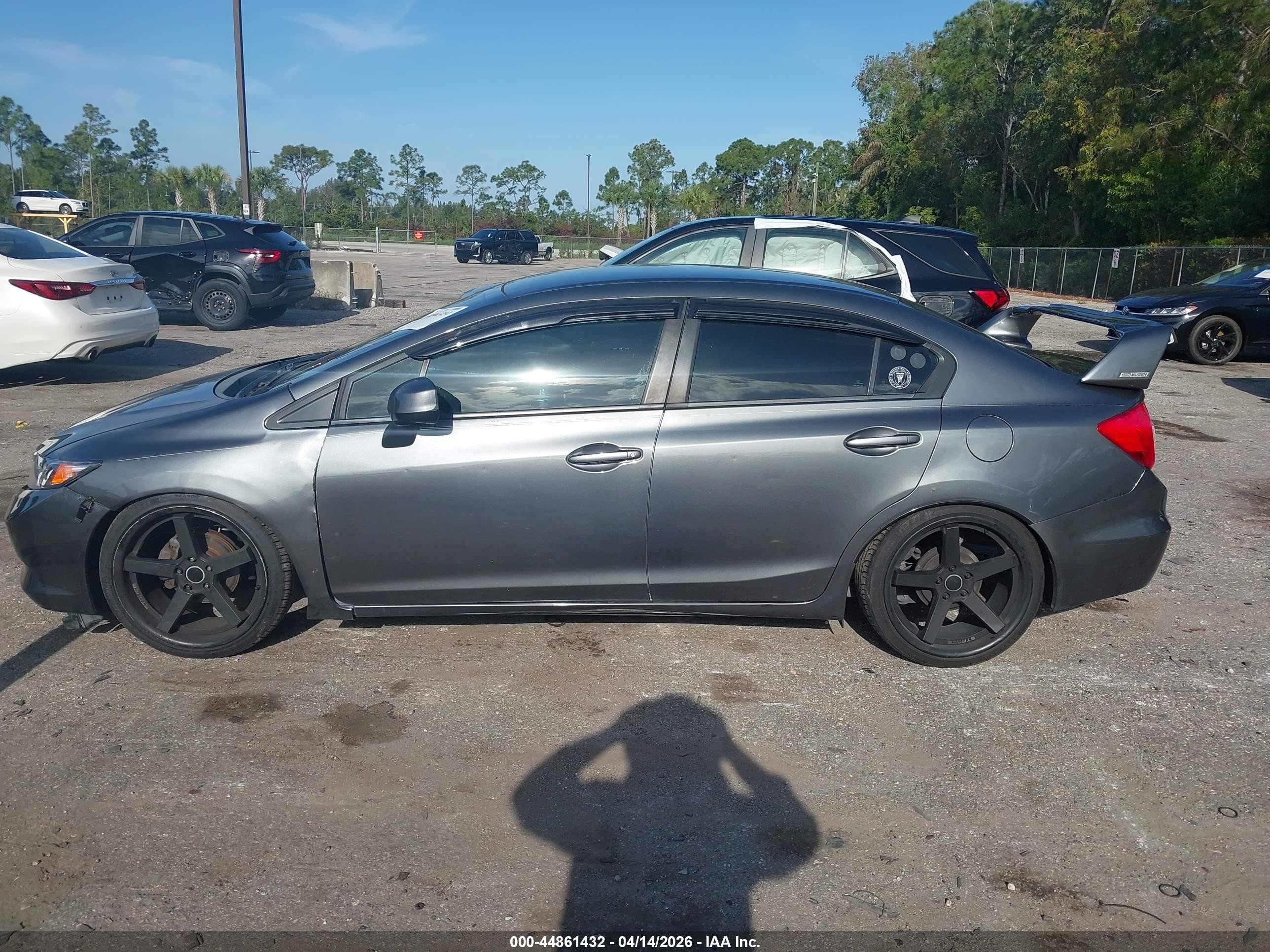 2012 Honda Civic Lx Gray vin: 19XFB2F52CE109557
