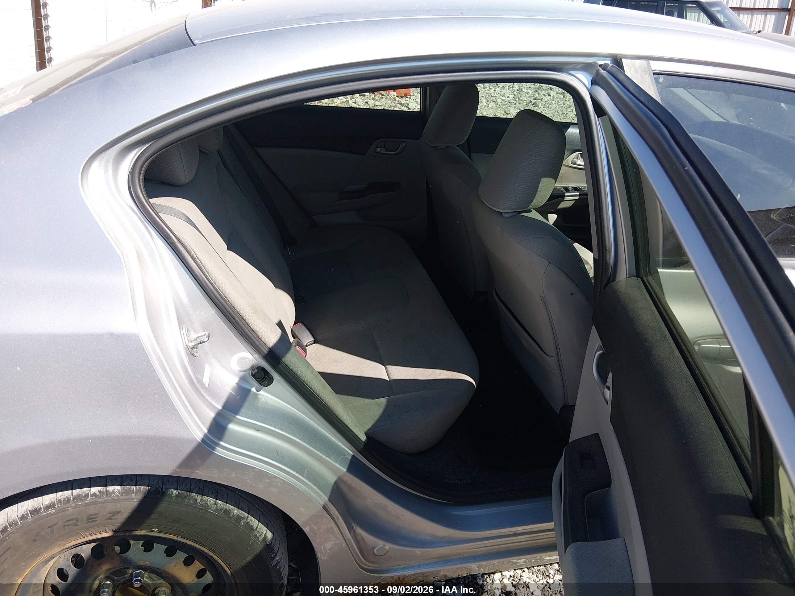 2013 Honda Civic Lx Silver vin: 19XFB2F52DE219977