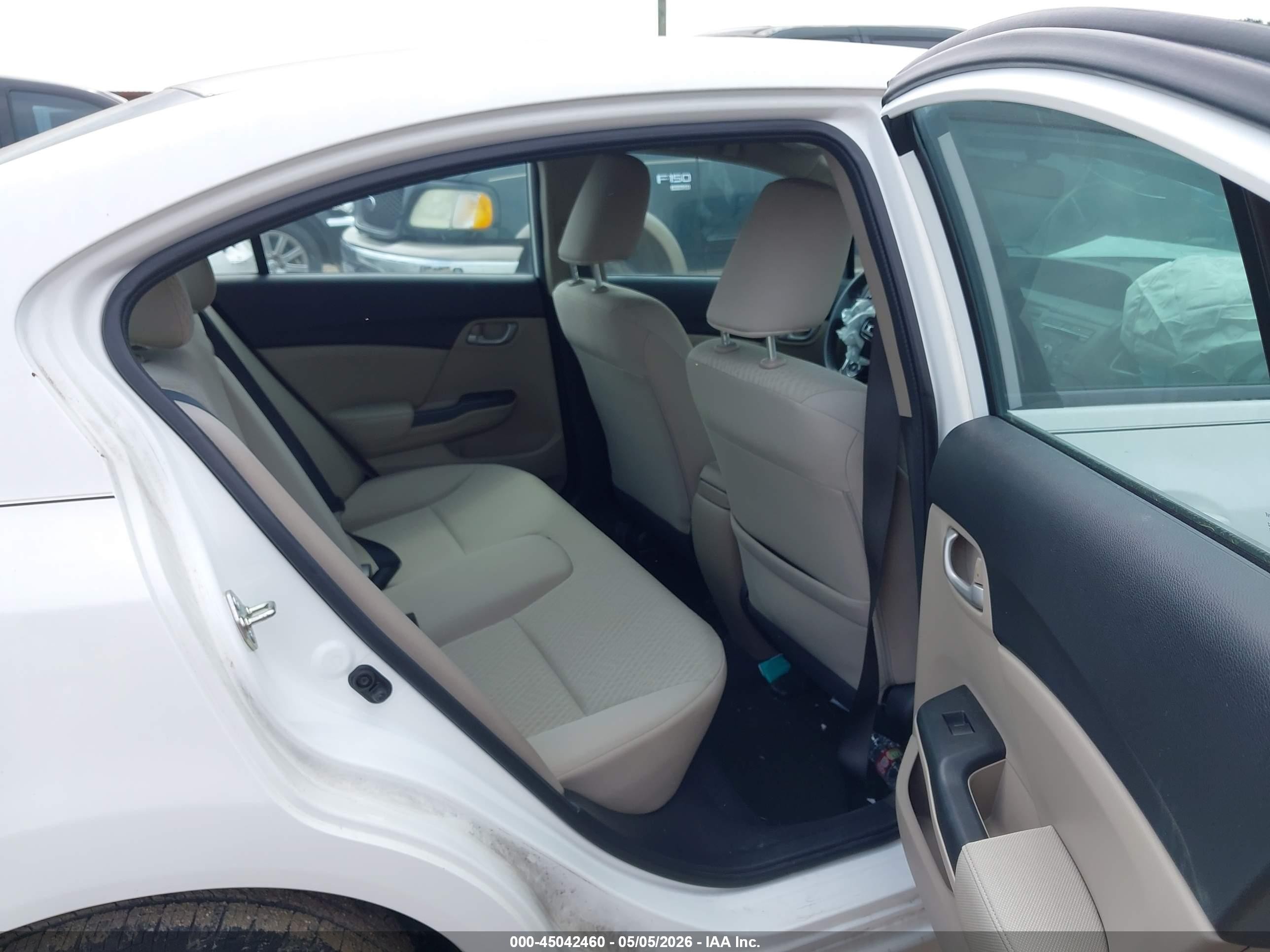 2014 Honda Civic Lx Белый vin: 19XFB2F52EE025032