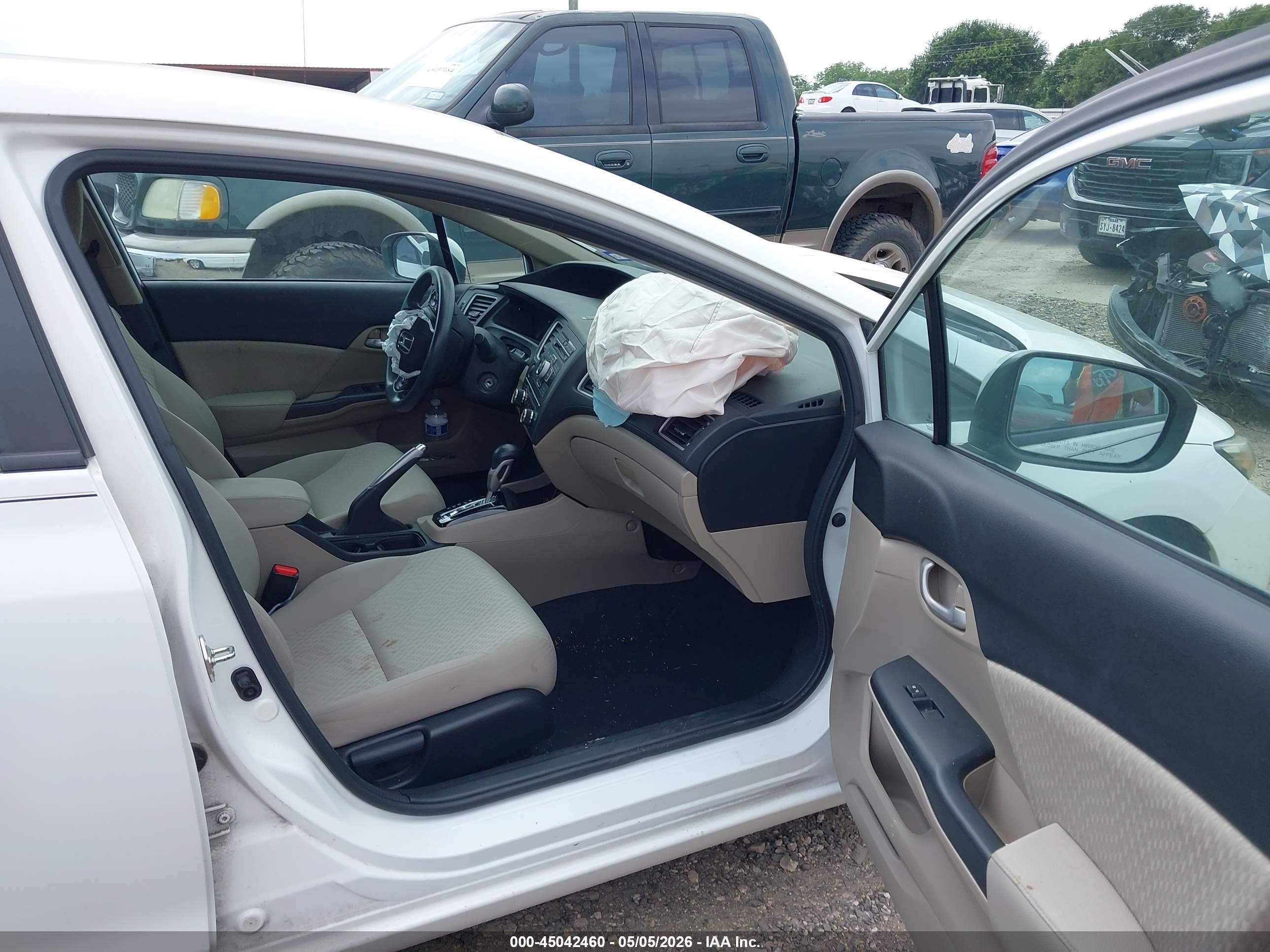 2014 Honda Civic Lx Белый vin: 19XFB2F52EE025032