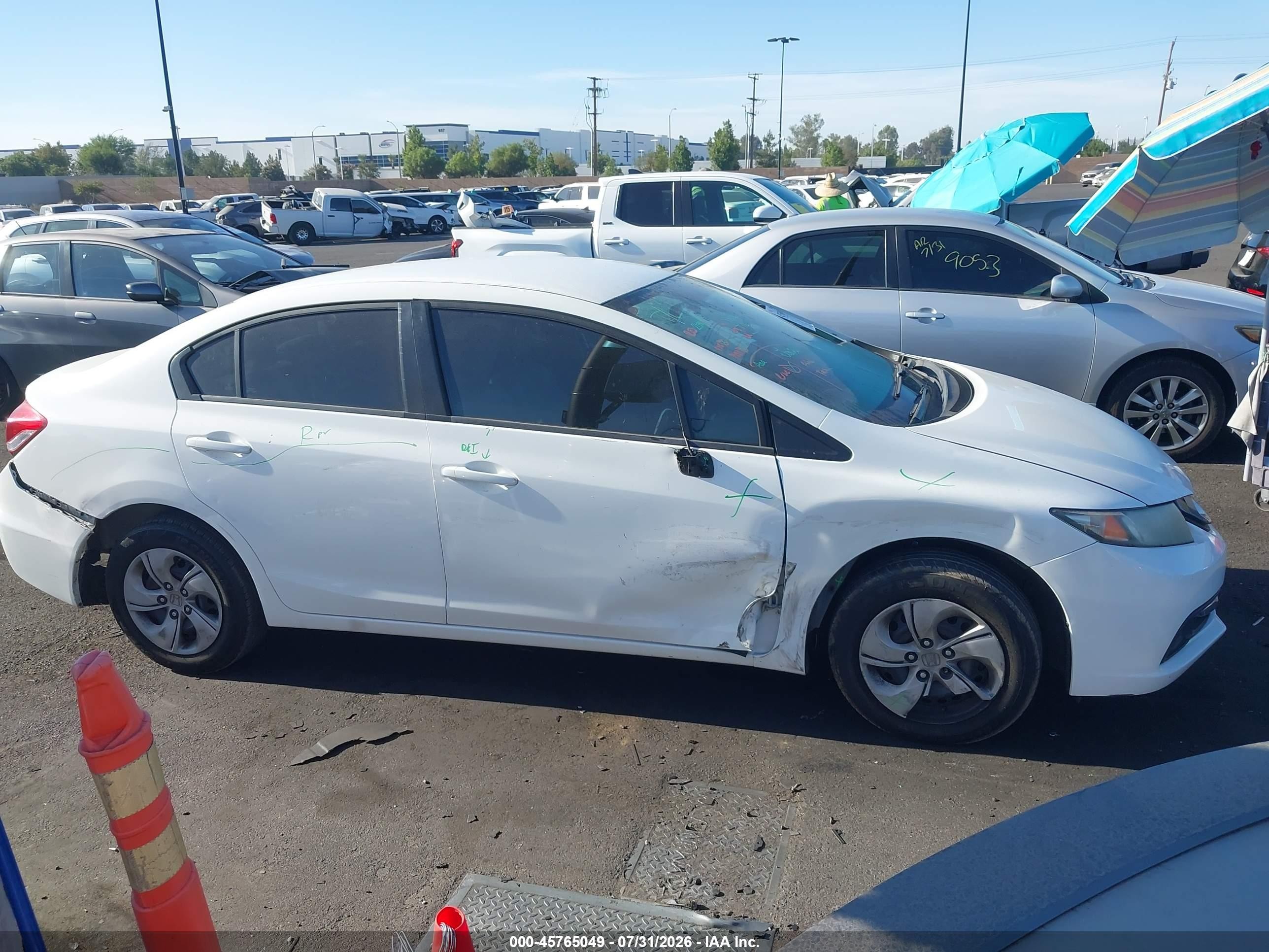 2014 Honda Civic Lx Белый vin: 19XFB2F52EE204543