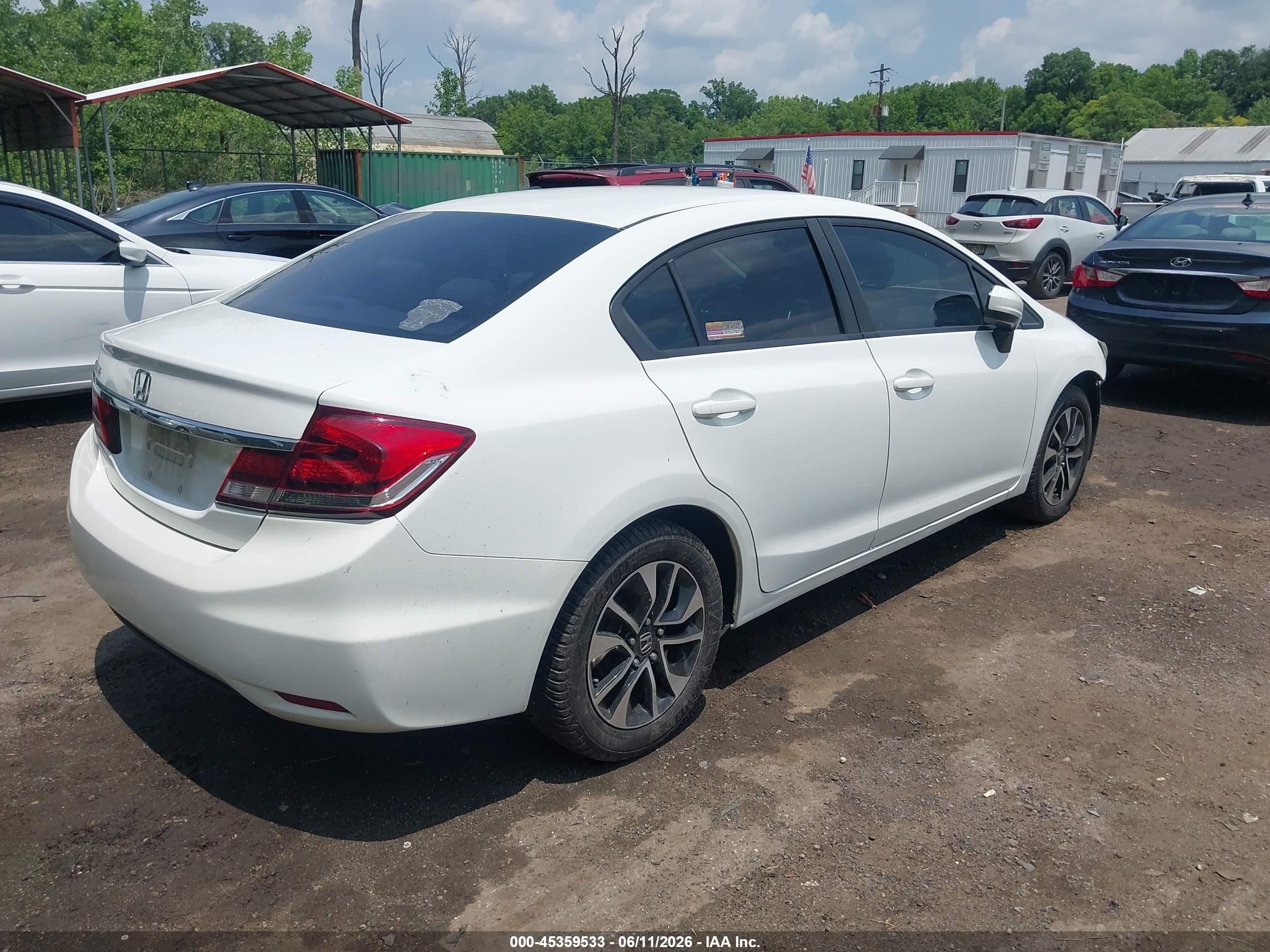 2014 Honda Civic Lx Белый vin: 19XFB2F52EE263219