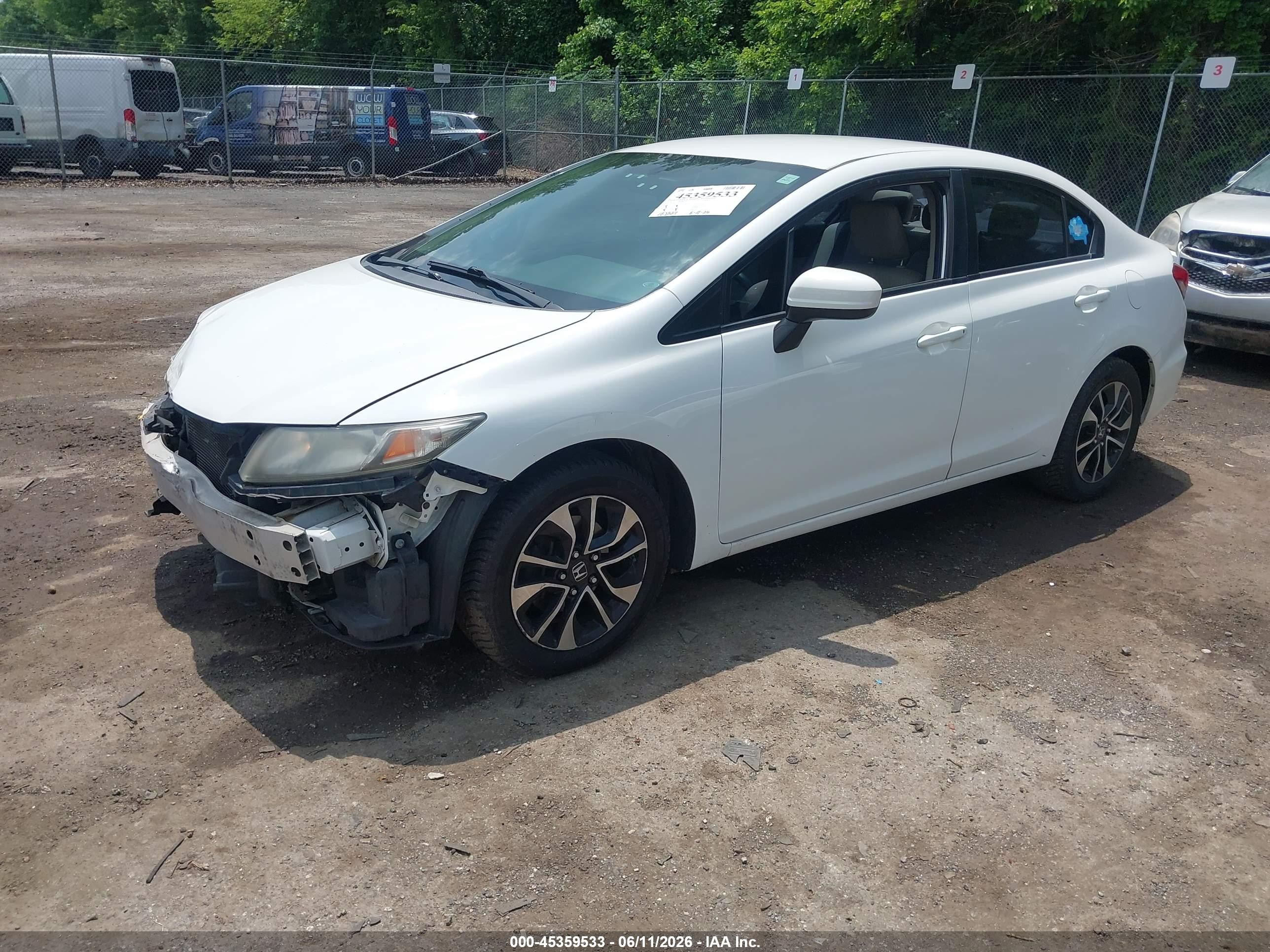 2014 Honda Civic Lx Белый vin: 19XFB2F52EE263219