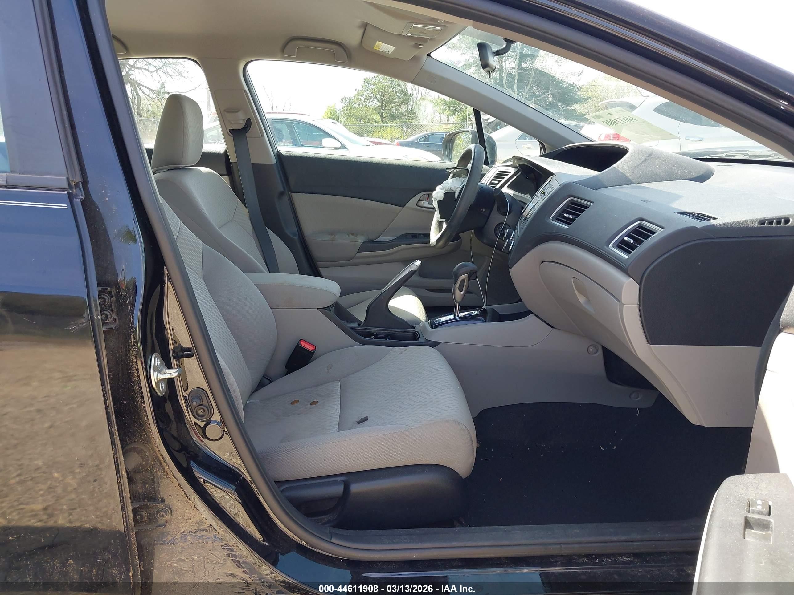 2015 Honda Civic Lx Черный vin: 19XFB2F52FE001380