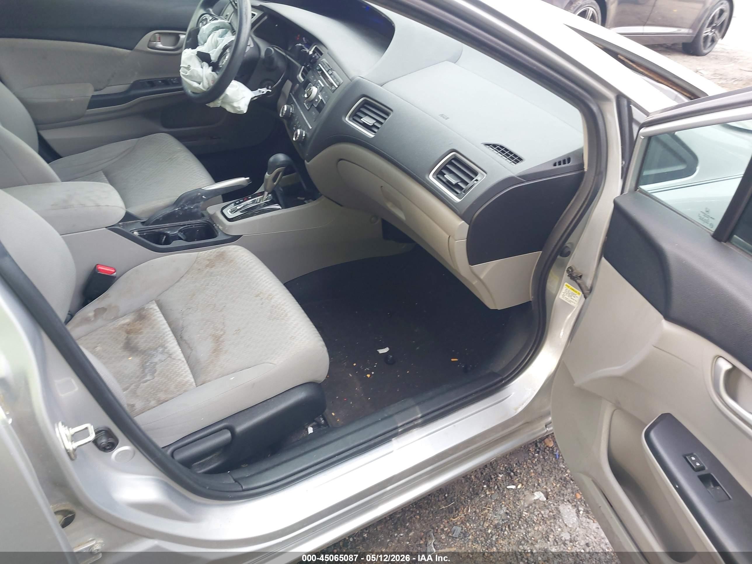 2015 Honda Civic Lx Silver vin: 19XFB2F52FE072322