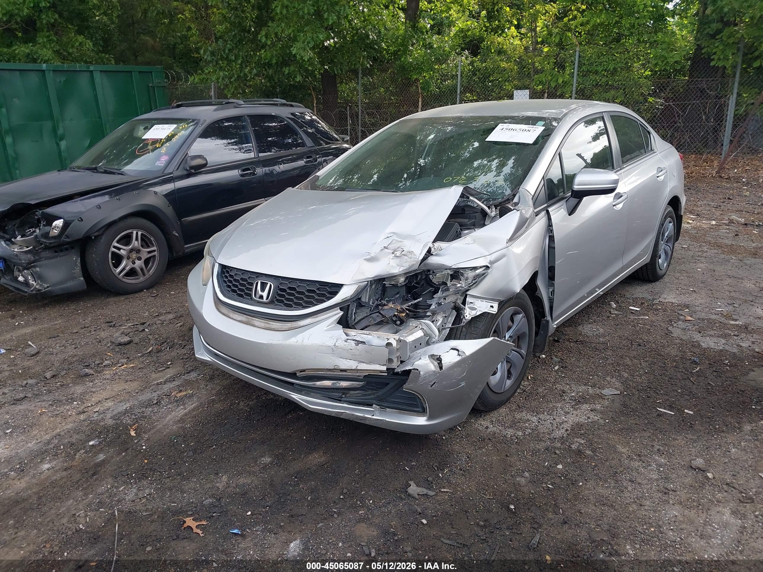 2015 Honda Civic Lx Silver vin: 19XFB2F52FE072322
