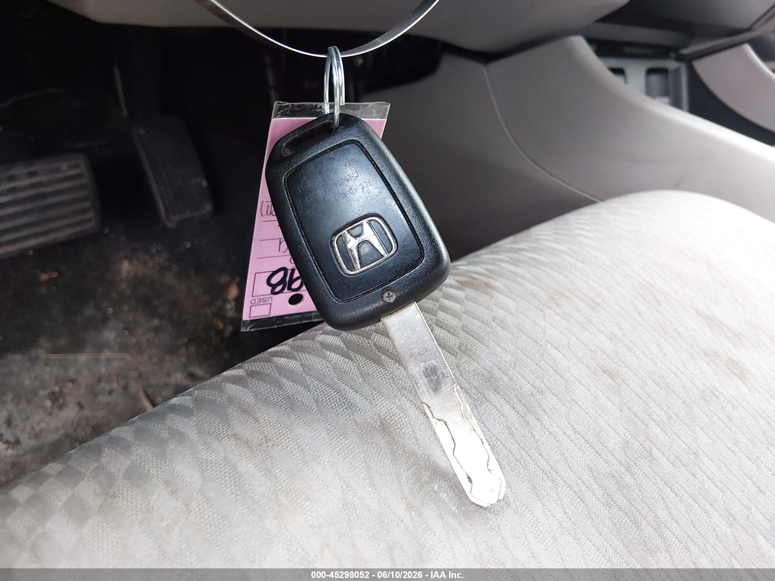 2015 Honda Civic Lx Серебряный vin: 19XFB2F52FE111314