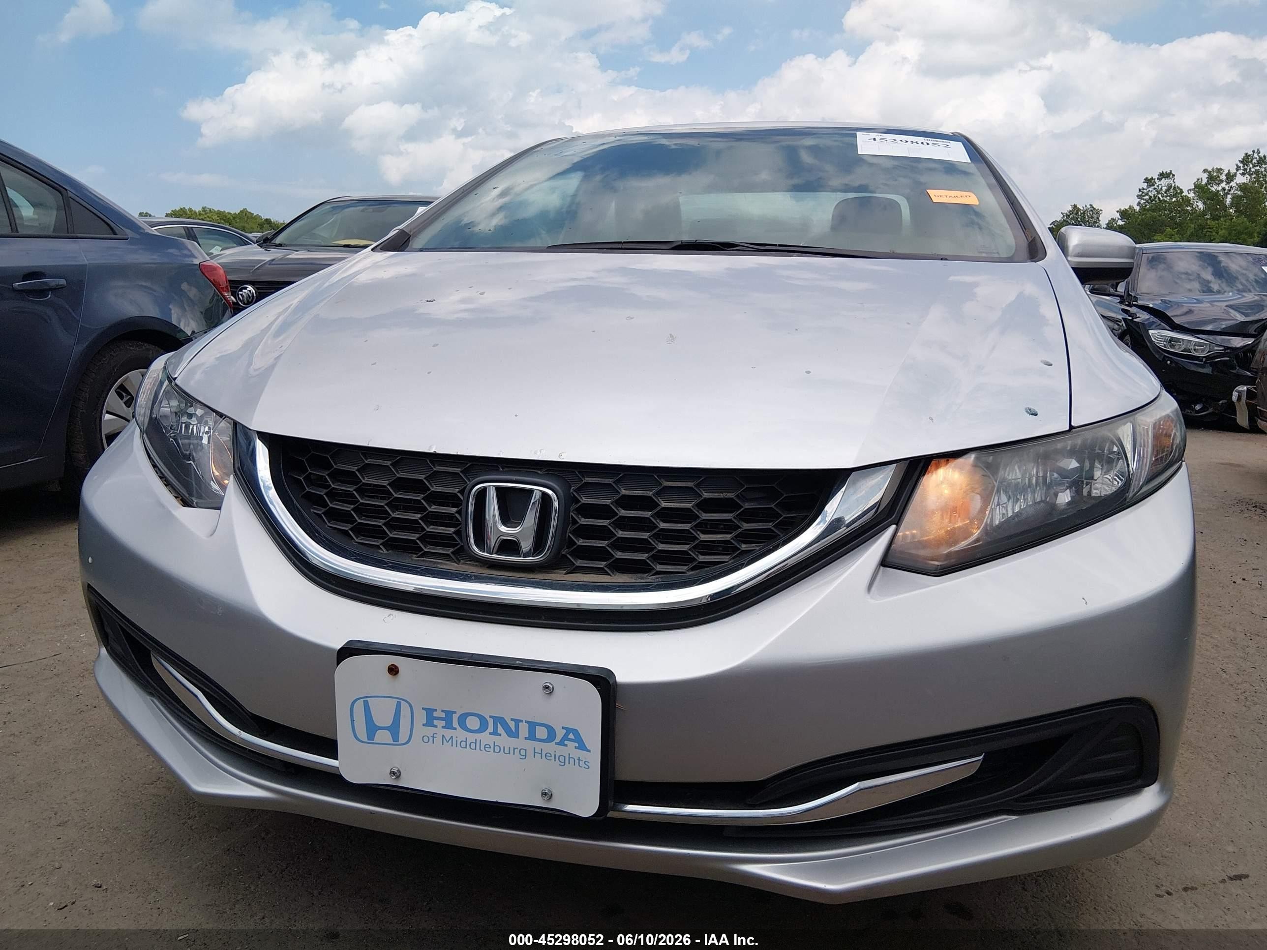 2015 Honda Civic Lx Серебряный vin: 19XFB2F52FE111314