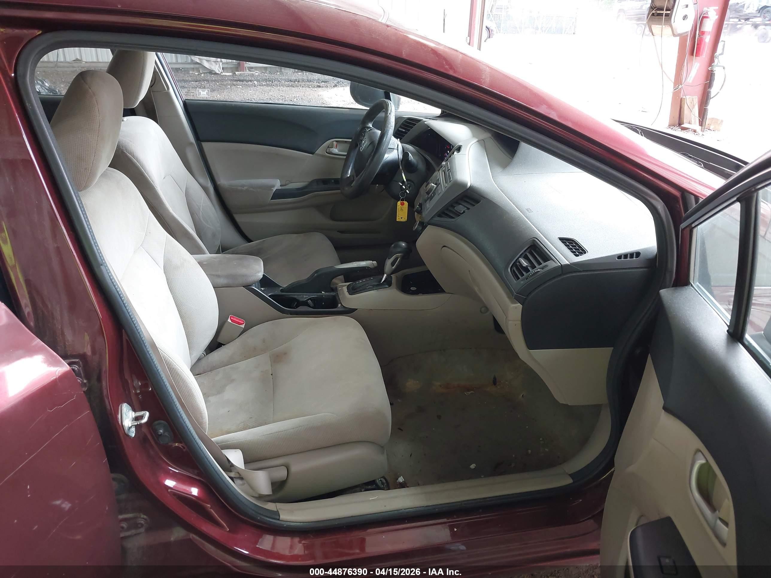 2012 Honda Civic Lx Burgundy vin: 19XFB2F53CE095619
