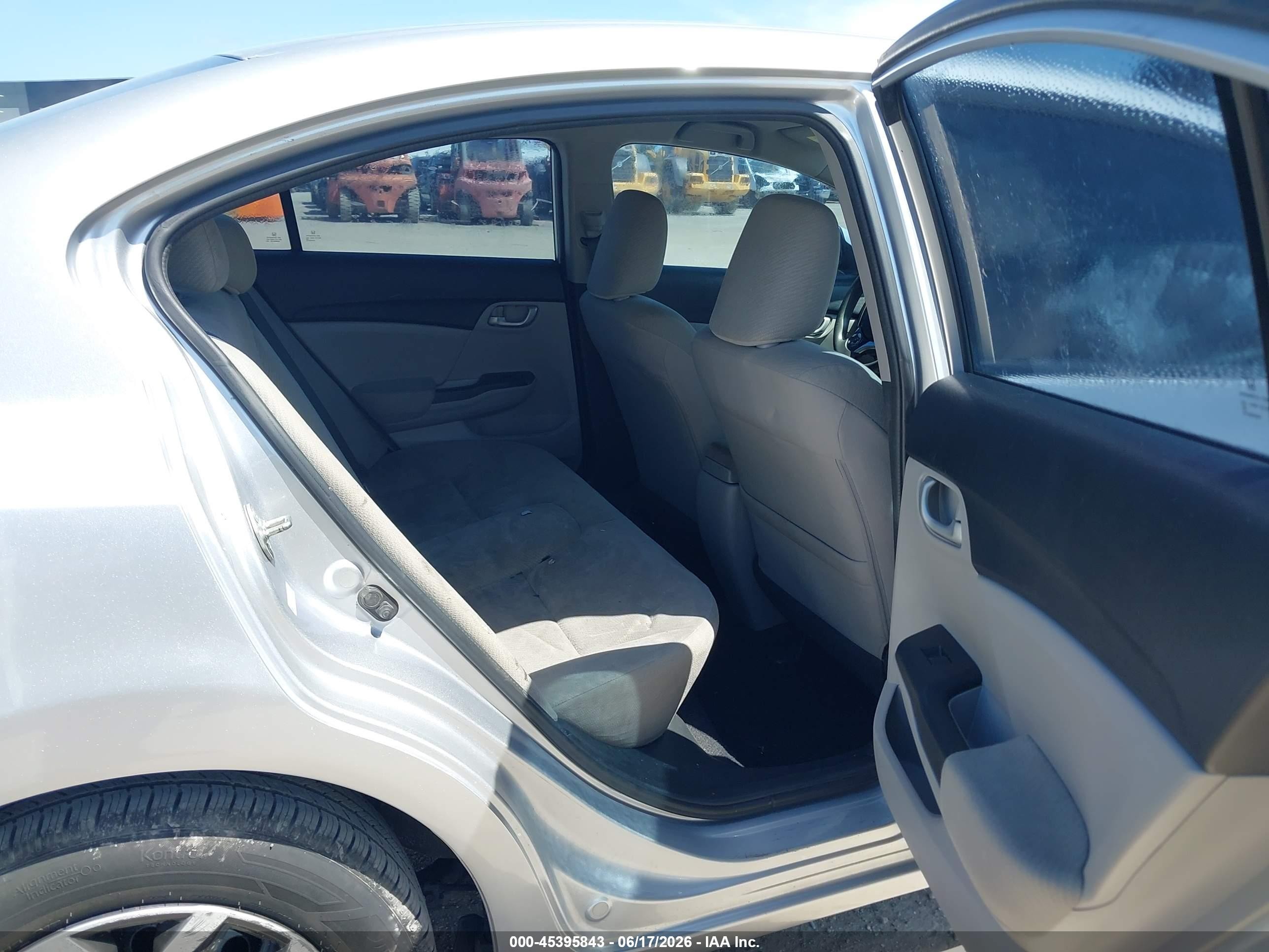 2013 Honda Civic Lx Silver vin: 19XFB2F53DE014300
