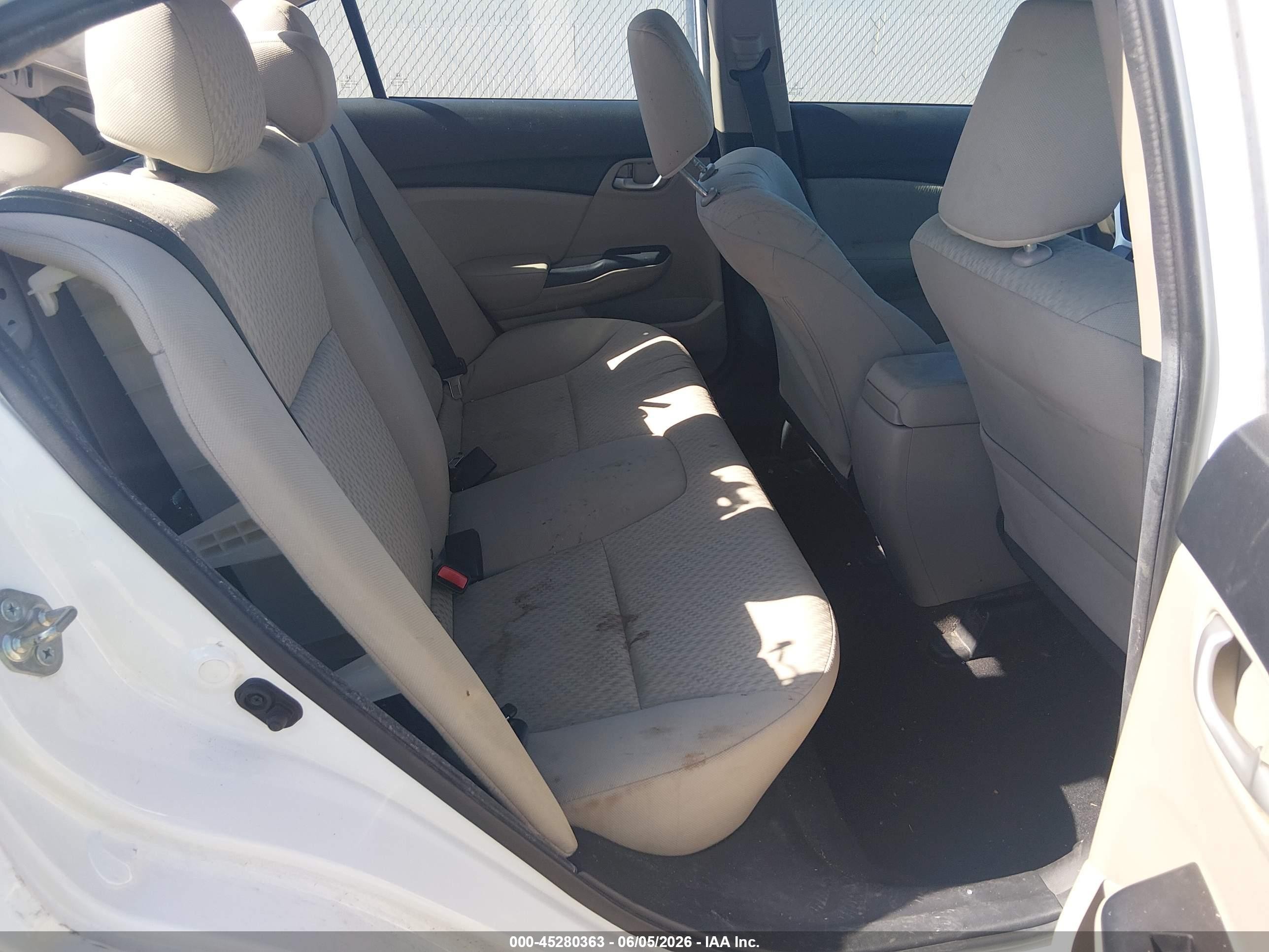 2014 Honda Civic Lx White vin: 19XFB2F53EE064616