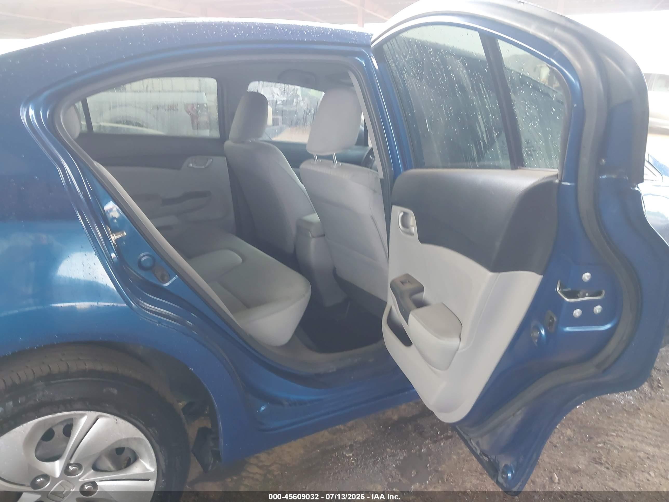 2014 Honda Civic Lx Синий vin: 19XFB2F53EE267098