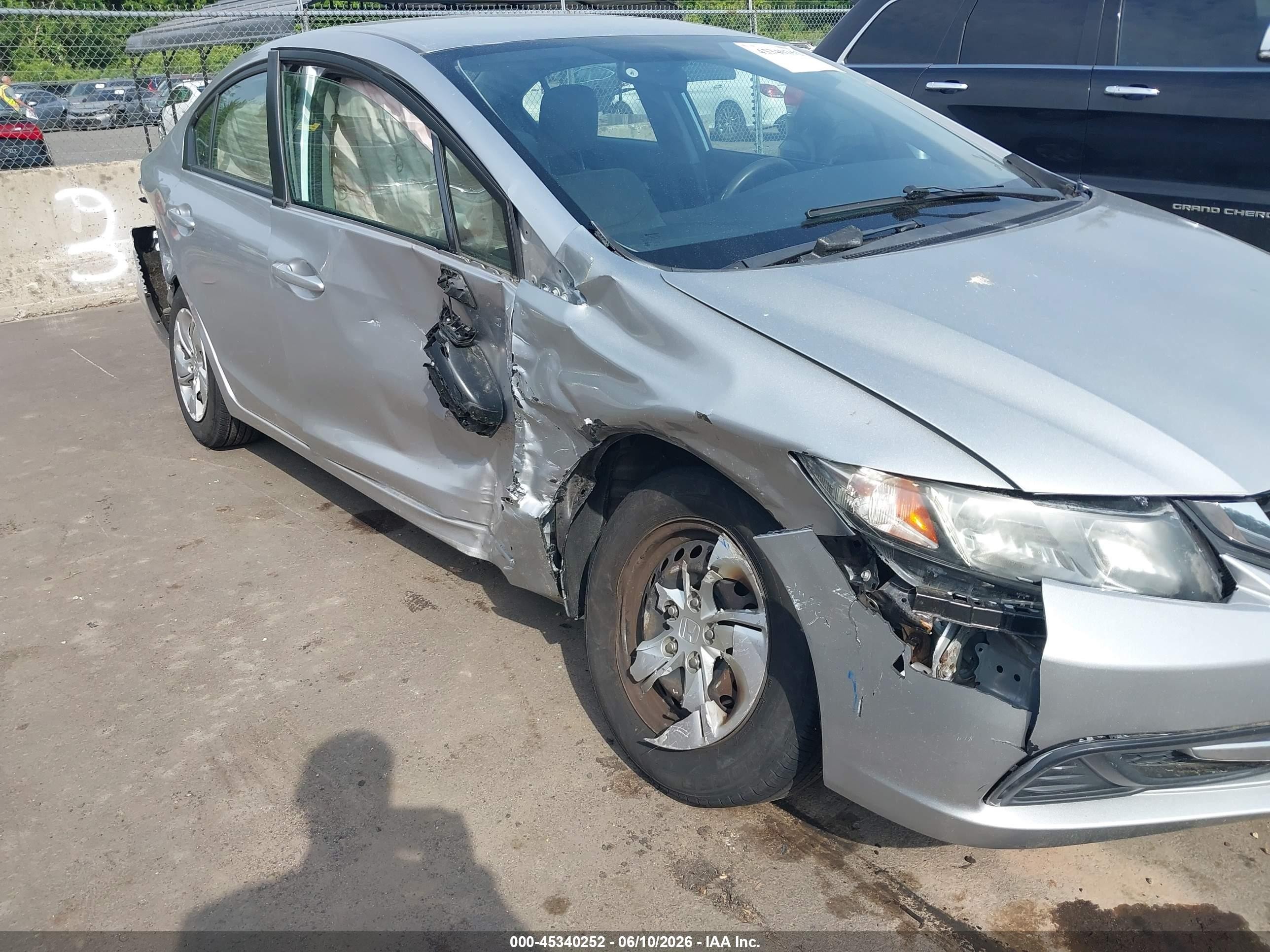 2015 Honda Civic Lx Silver vin: 19XFB2F53FE222986