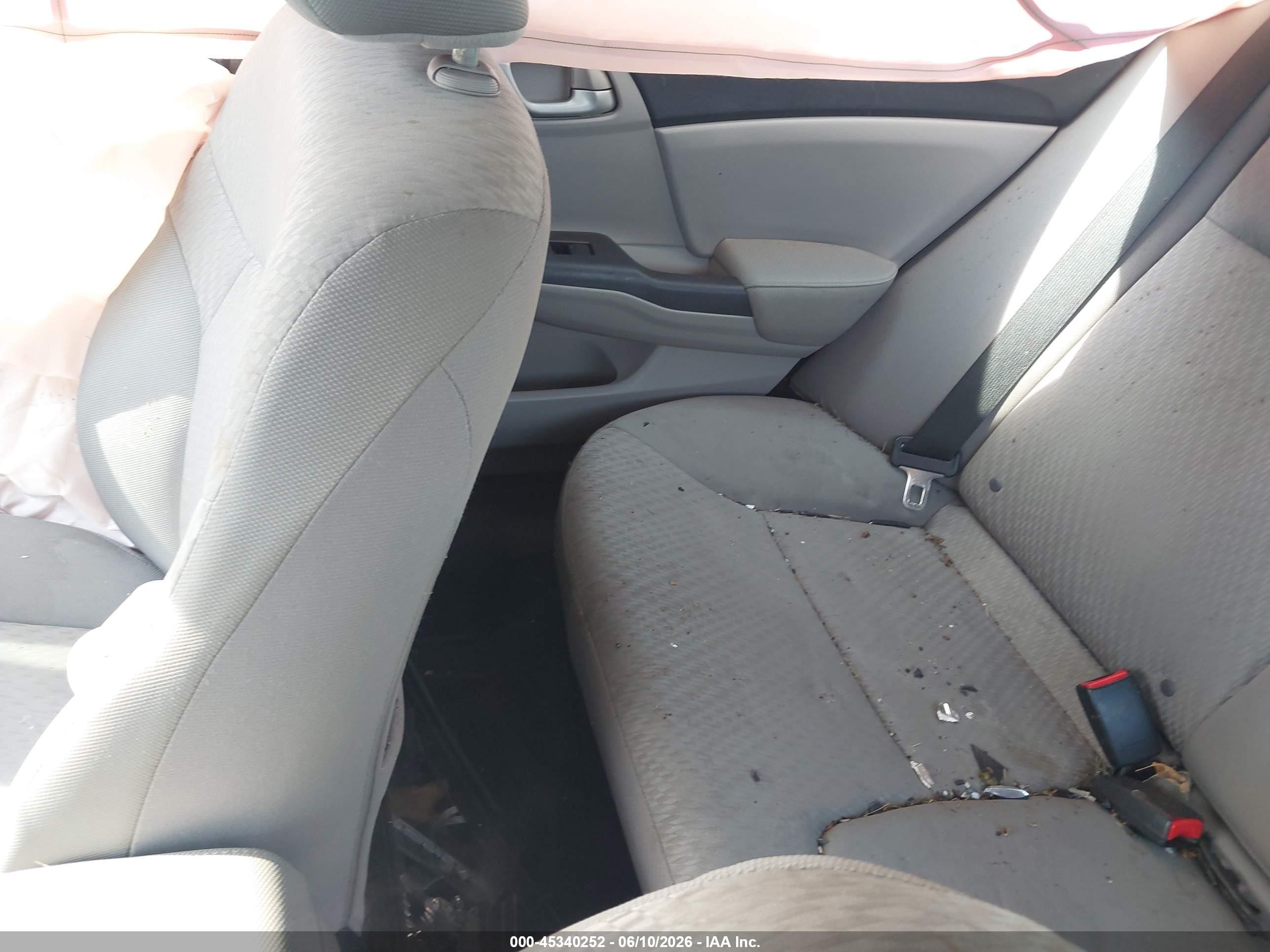 2015 Honda Civic Lx Silver vin: 19XFB2F53FE222986