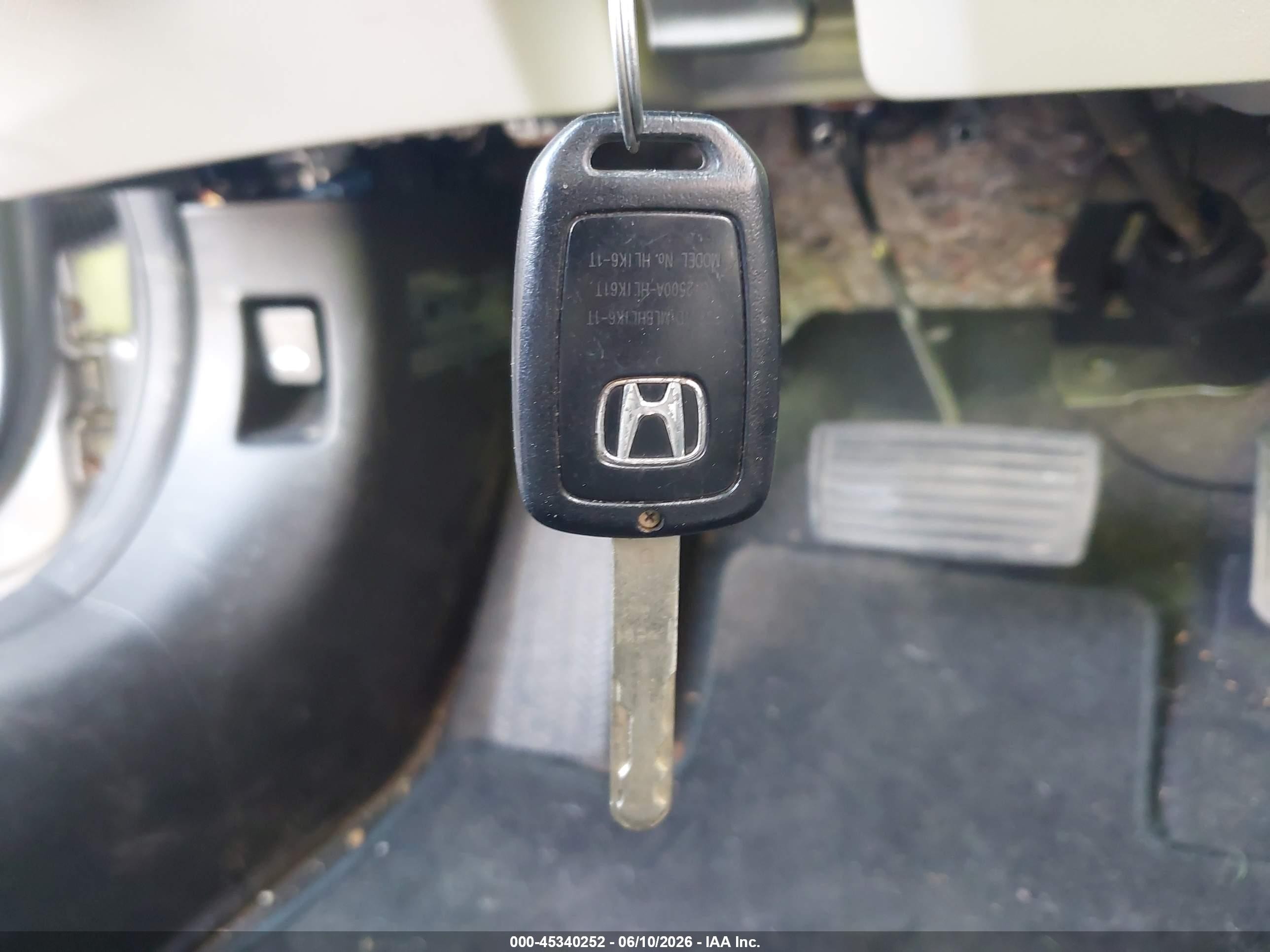 2015 Honda Civic Lx Silver vin: 19XFB2F53FE222986