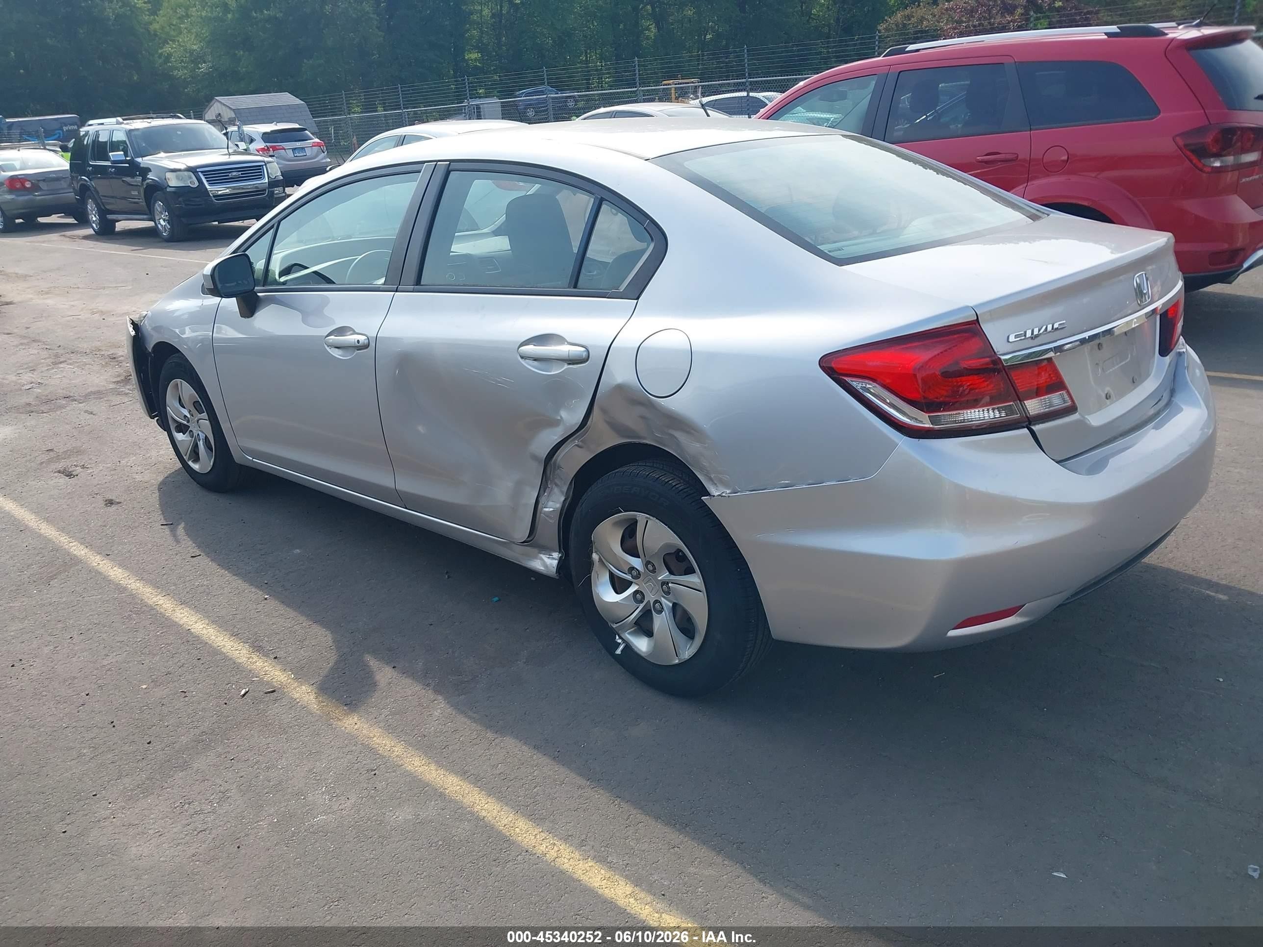 2015 Honda Civic Lx Silver vin: 19XFB2F53FE222986