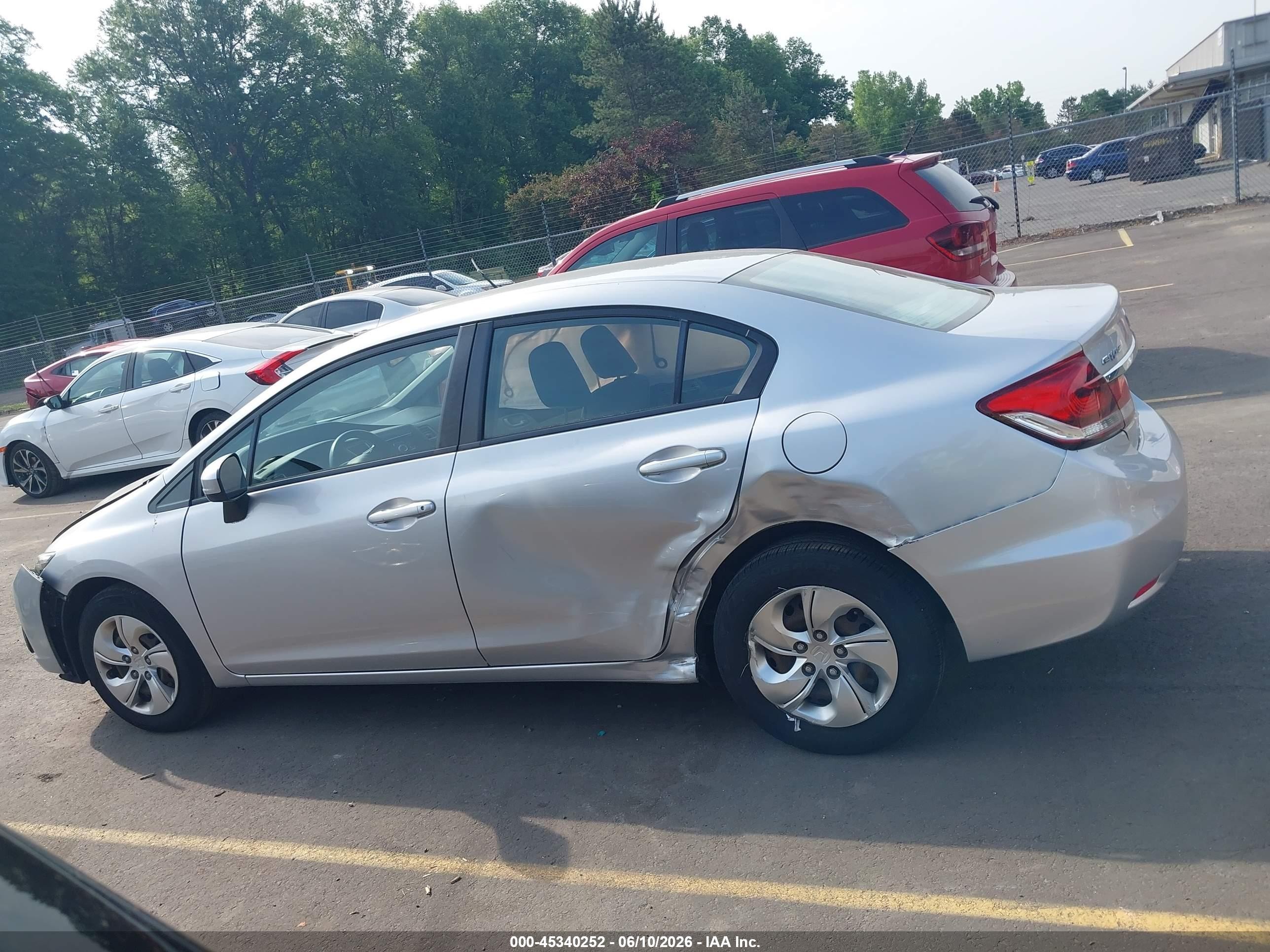 2015 Honda Civic Lx Silver vin: 19XFB2F53FE222986