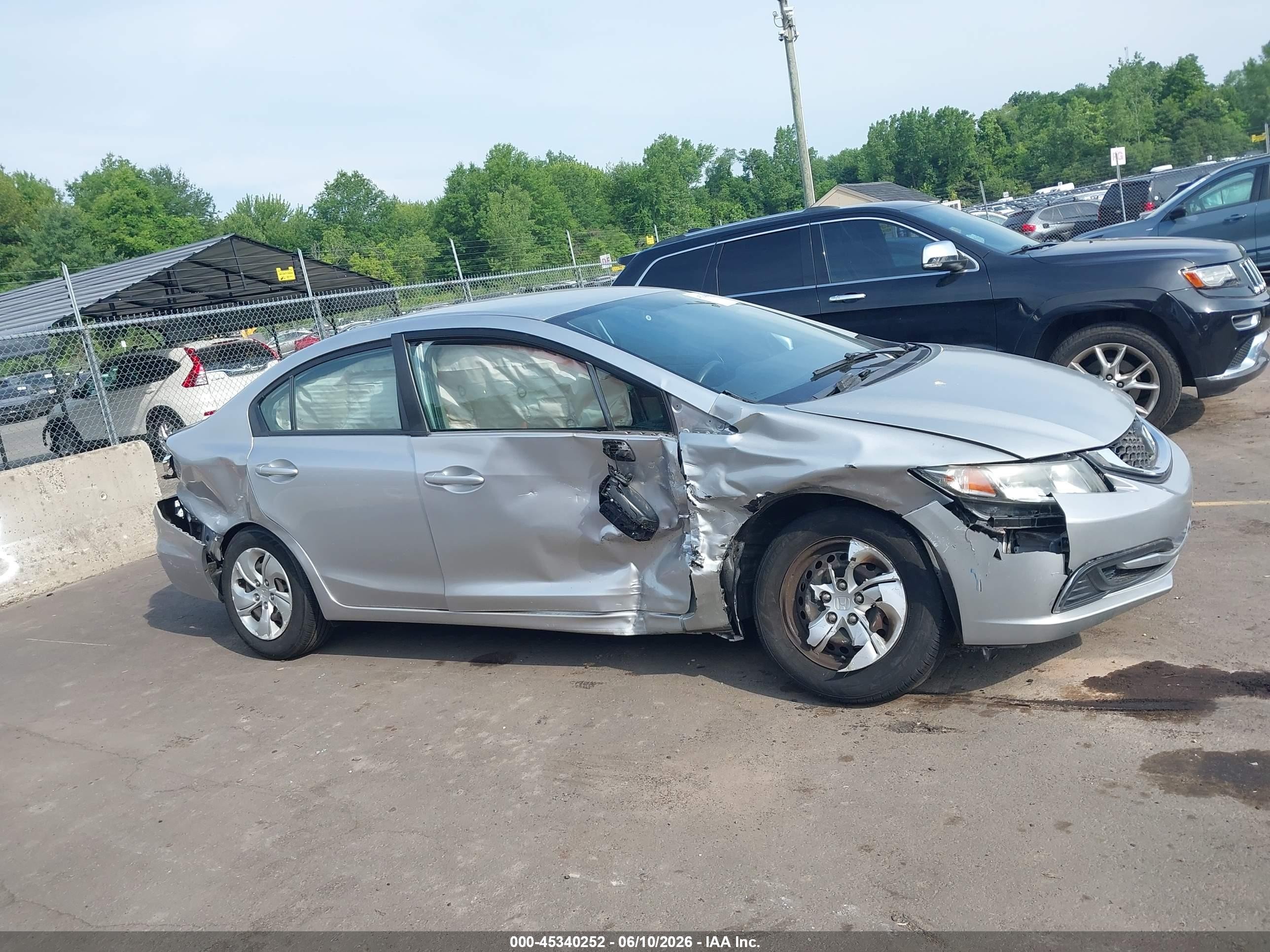 2015 Honda Civic Lx Silver vin: 19XFB2F53FE222986