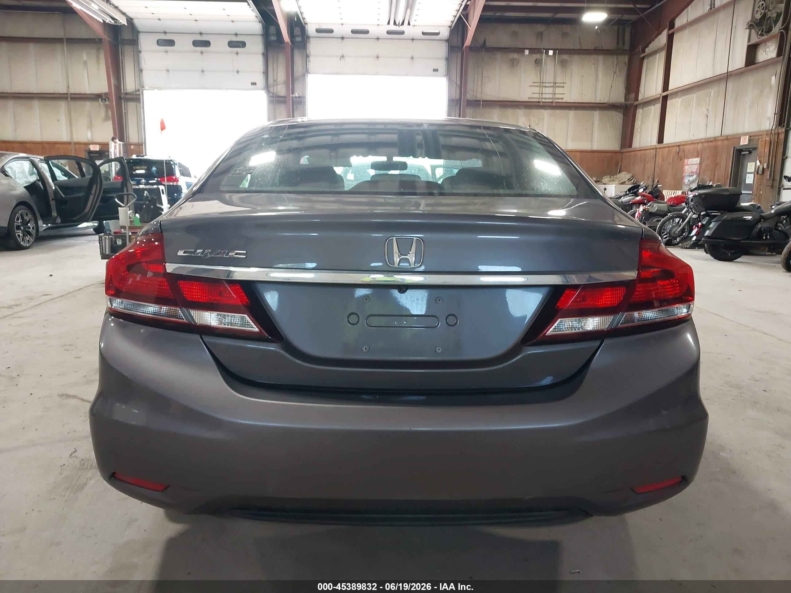 2015 Honda Civic Lx Серый vin: 19XFB2F53FE274778