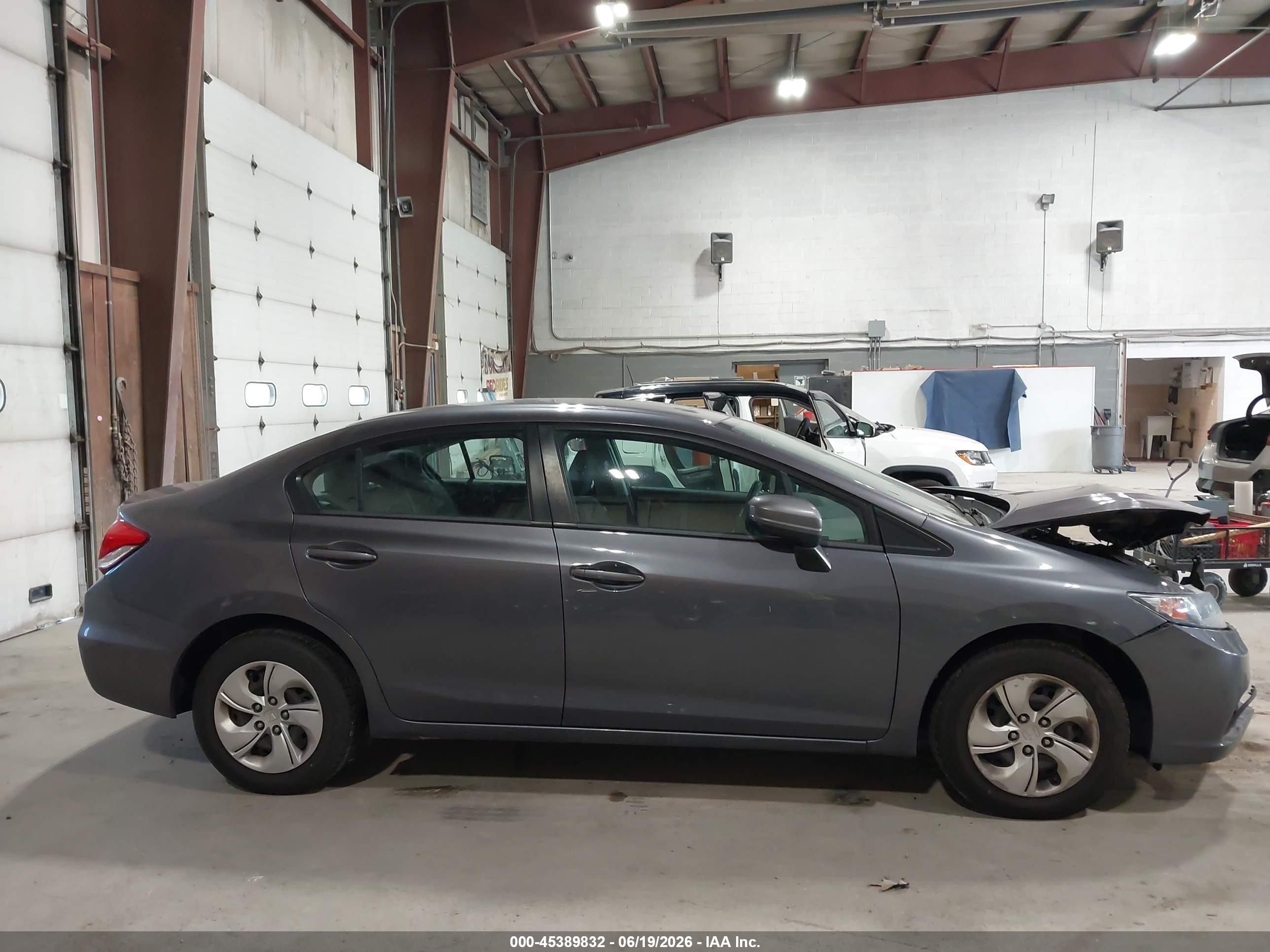 2015 Honda Civic Lx Серый vin: 19XFB2F53FE274778