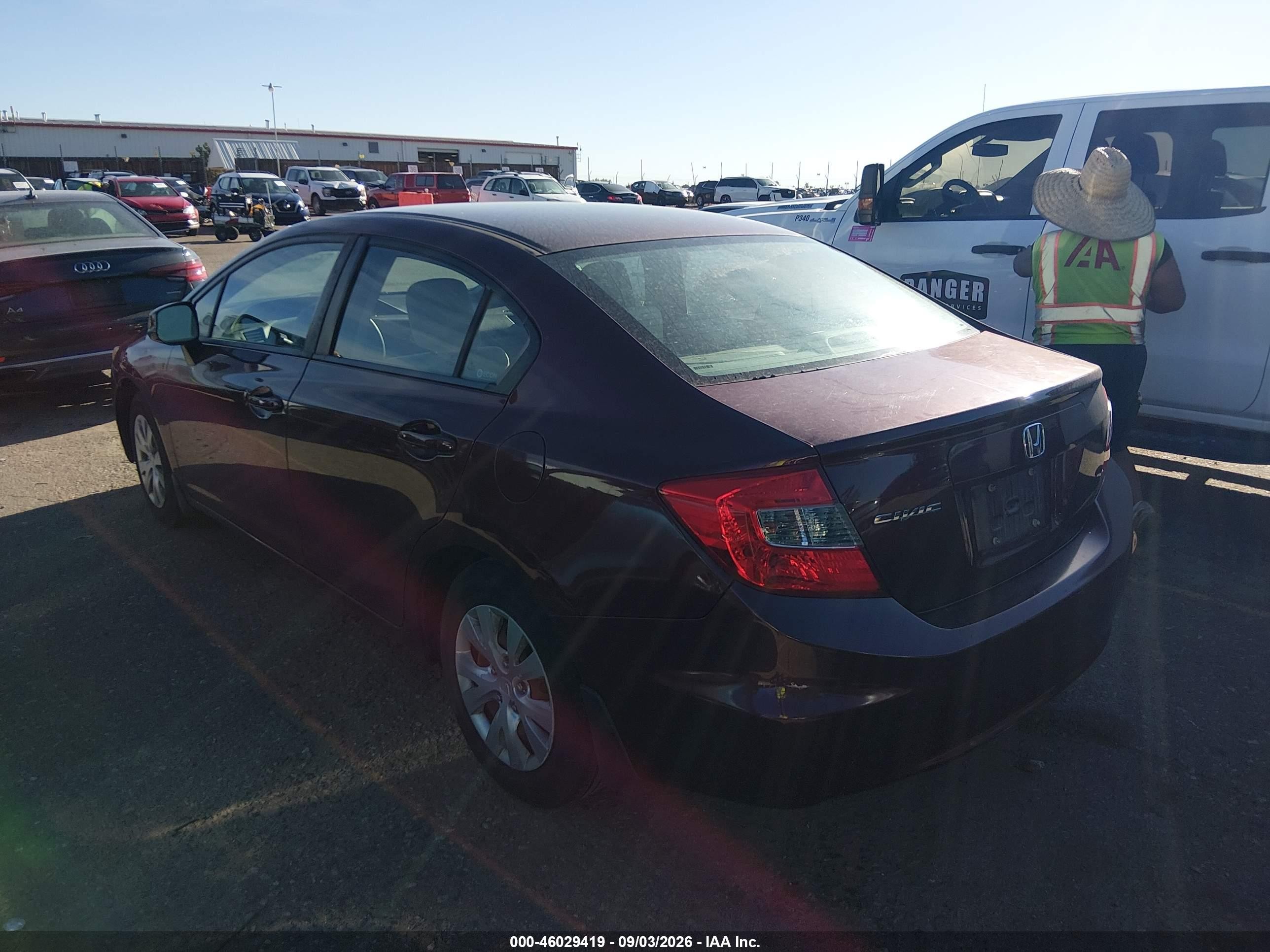 2012 Honda Civic Lx Красный vin: 19XFB2F54CE055842