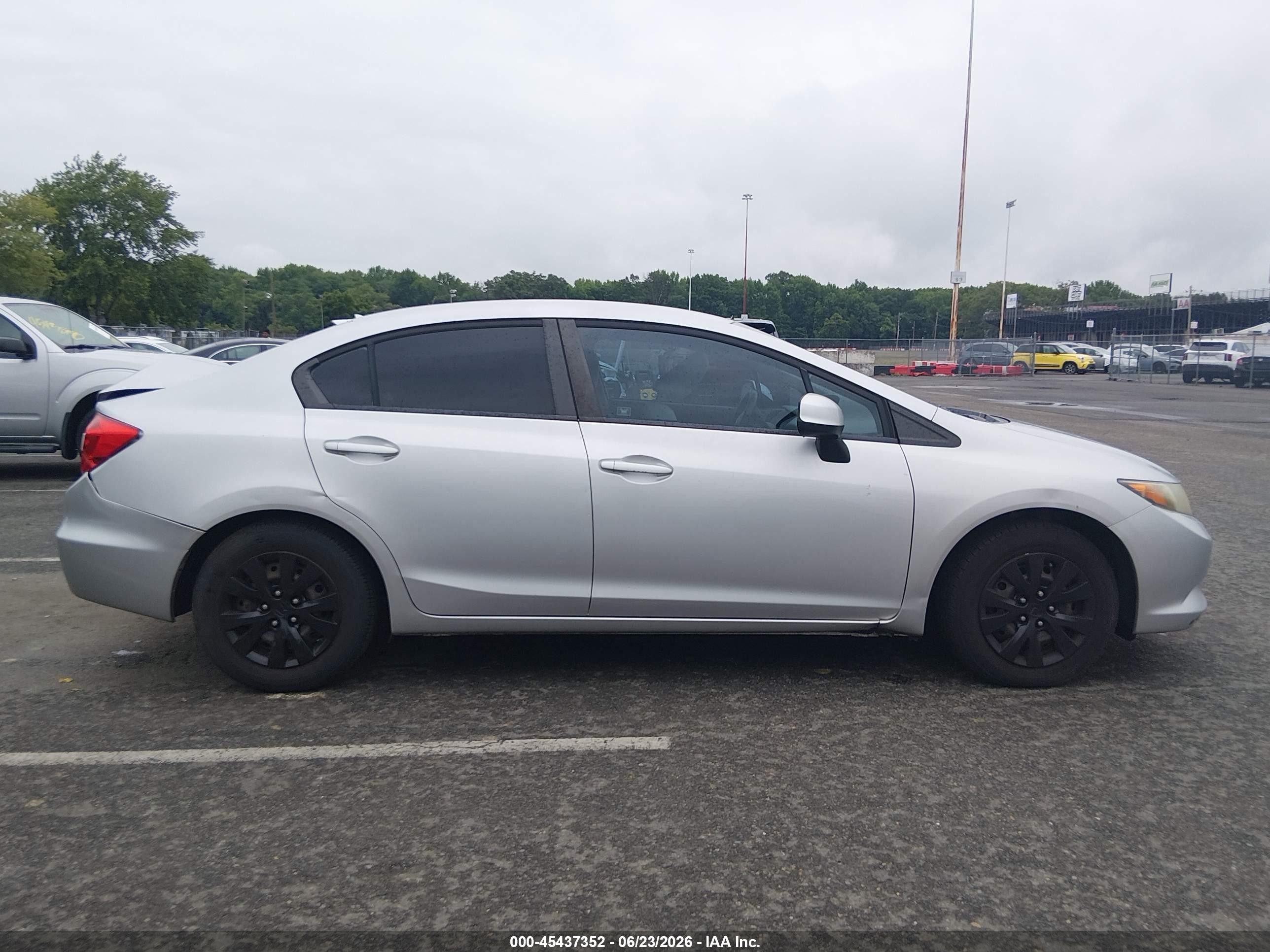 2012 Honda Civic Lx Серебряный vin: 19XFB2F54CE331419